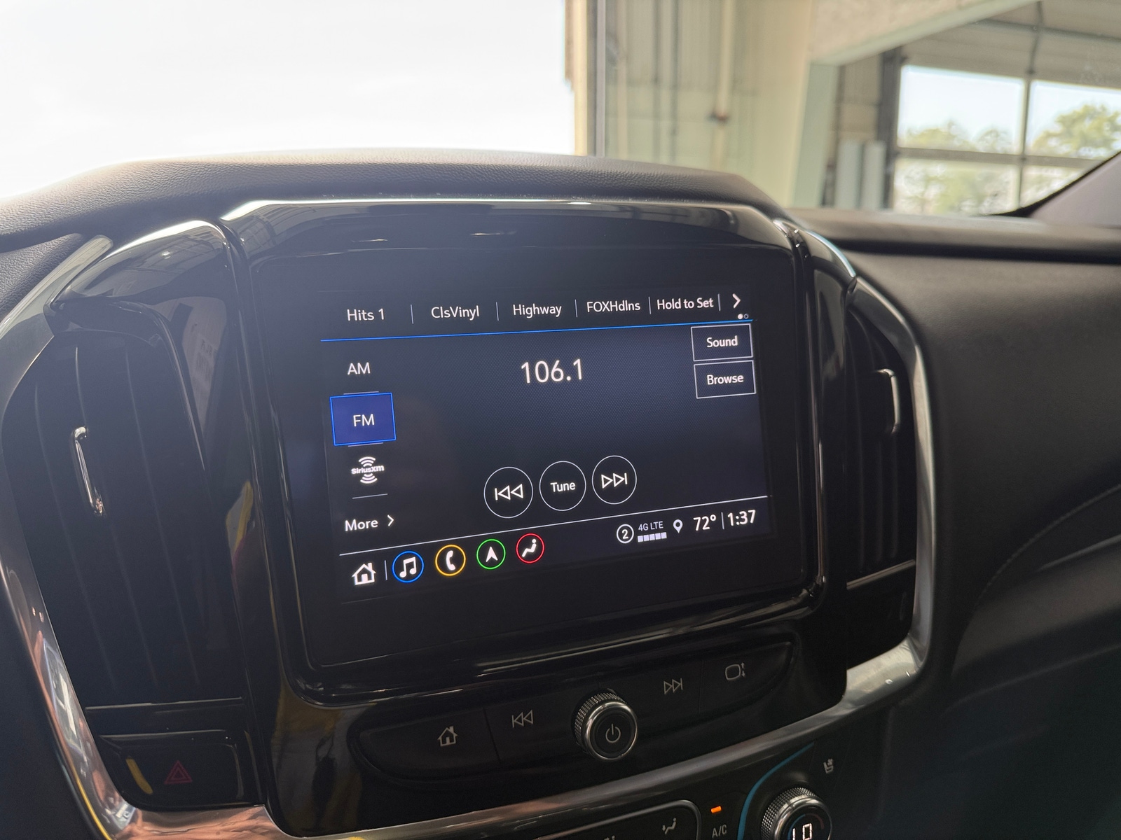 Thumbnail: 2023 Chevrolet Traverse - 3