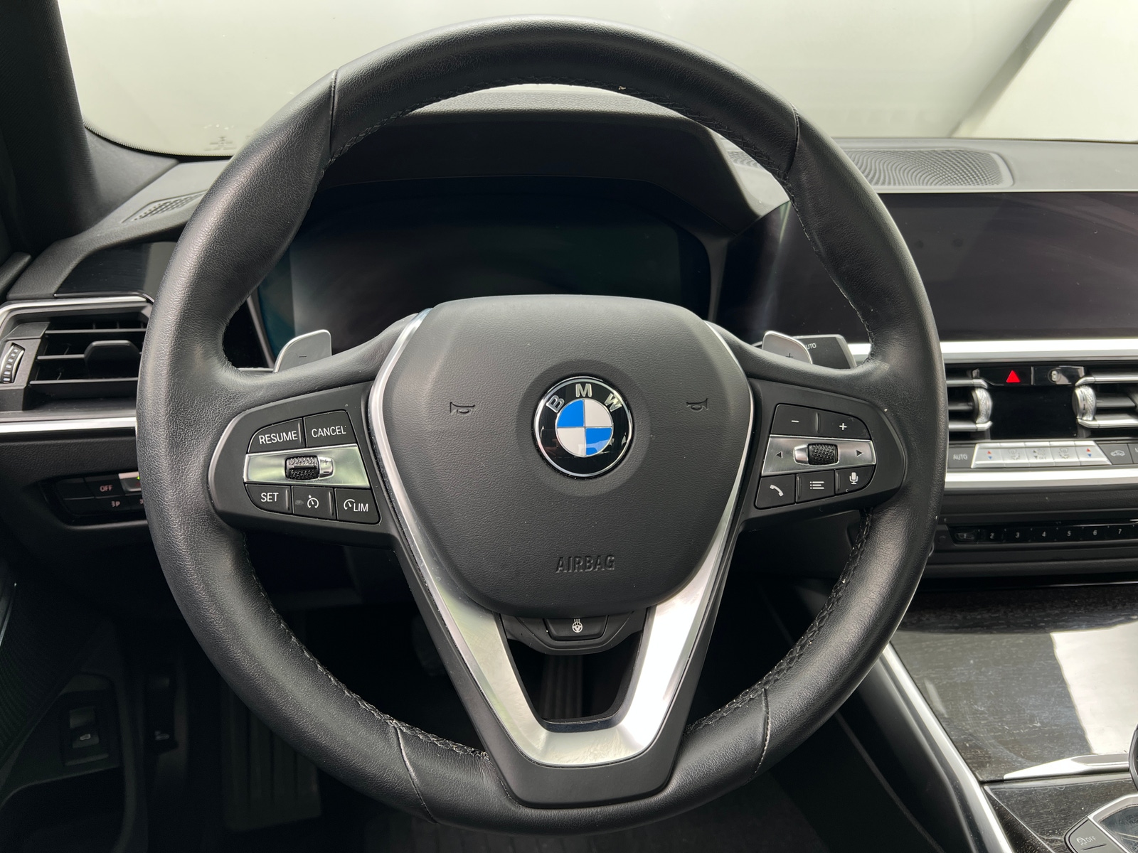 Thumbnail: 2022 BMW 3 Series - 4