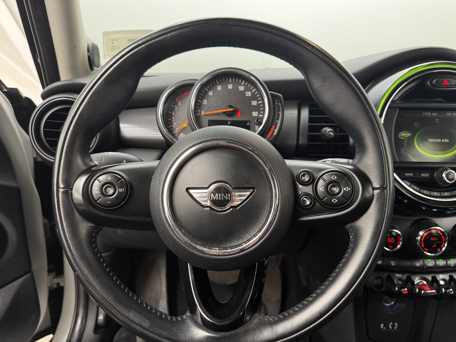 Thumbnail: 2018 MINI Cooper Hardtop - 4