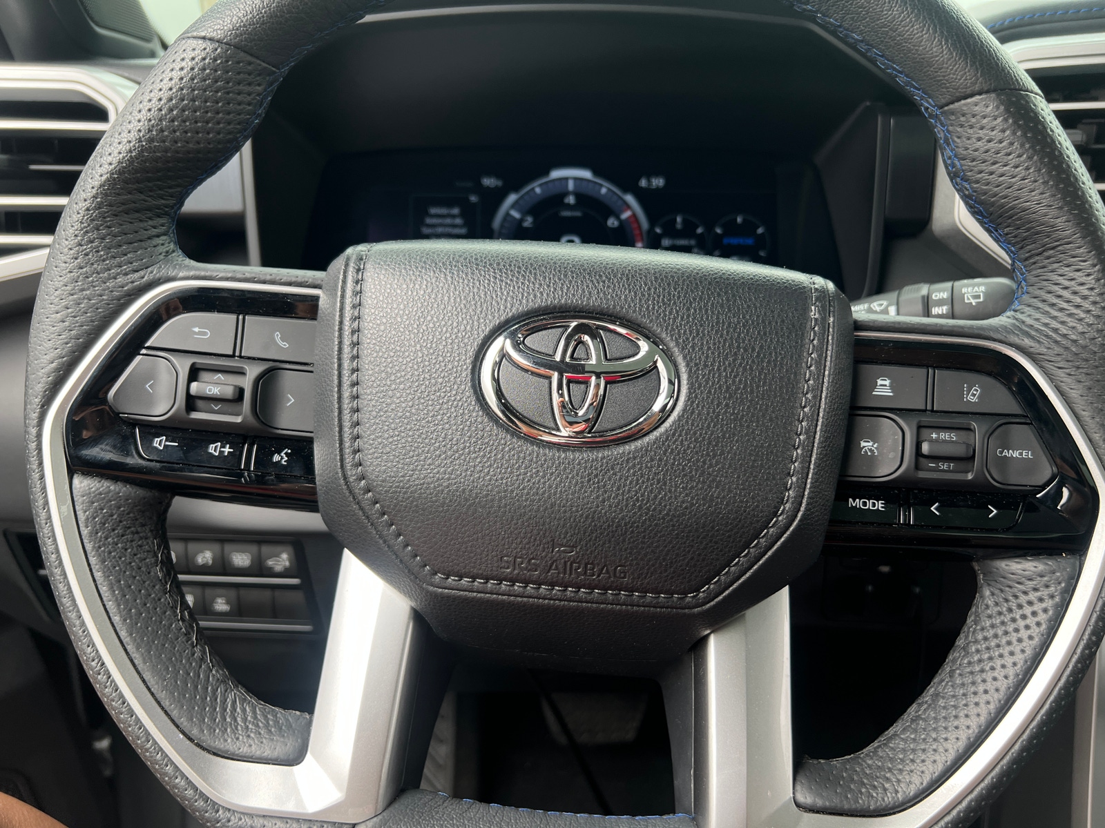 Thumbnail: 2023 Toyota Sequoia - 4