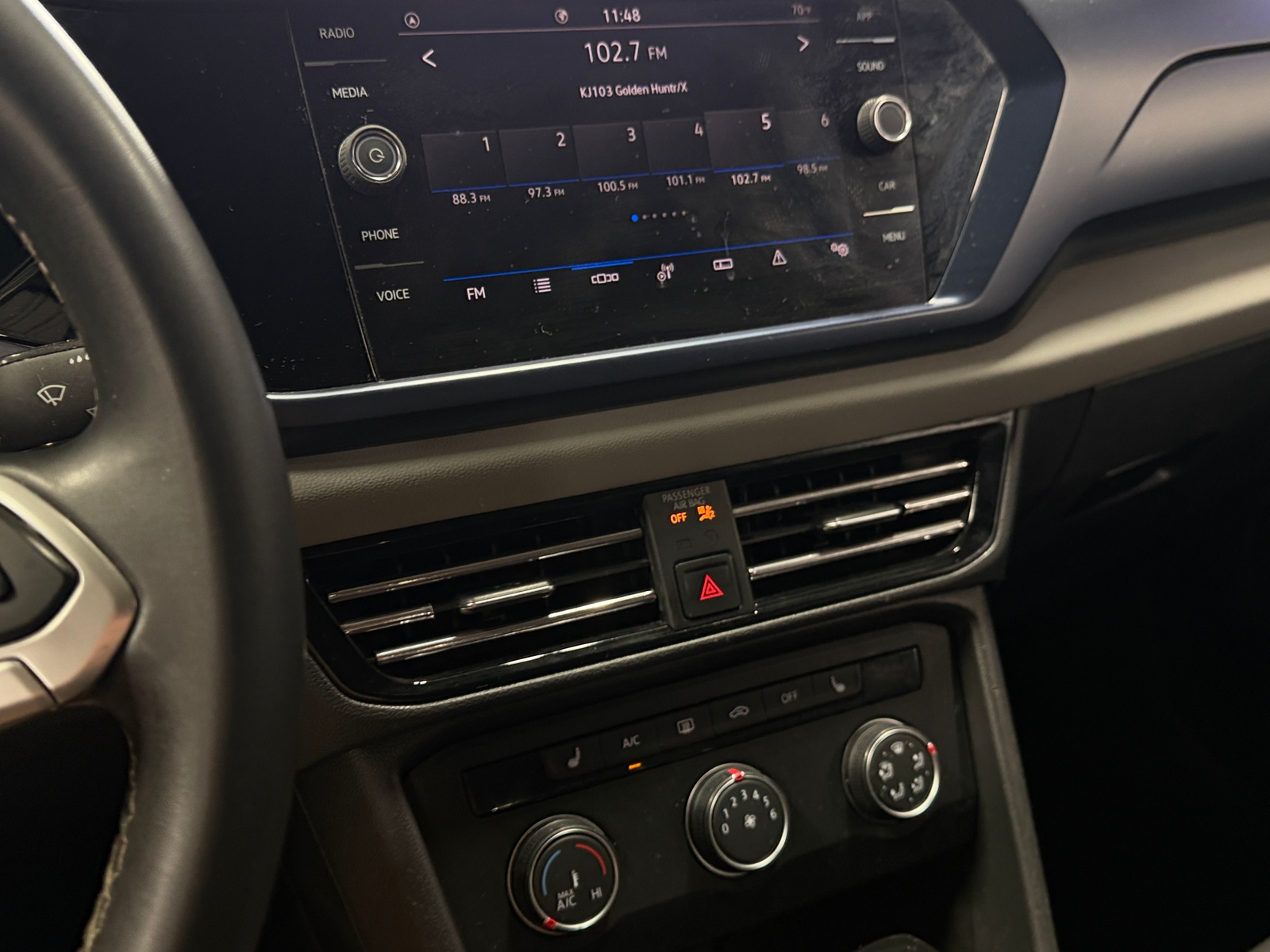 Thumbnail: 2022 Volkswagen Taos - 3