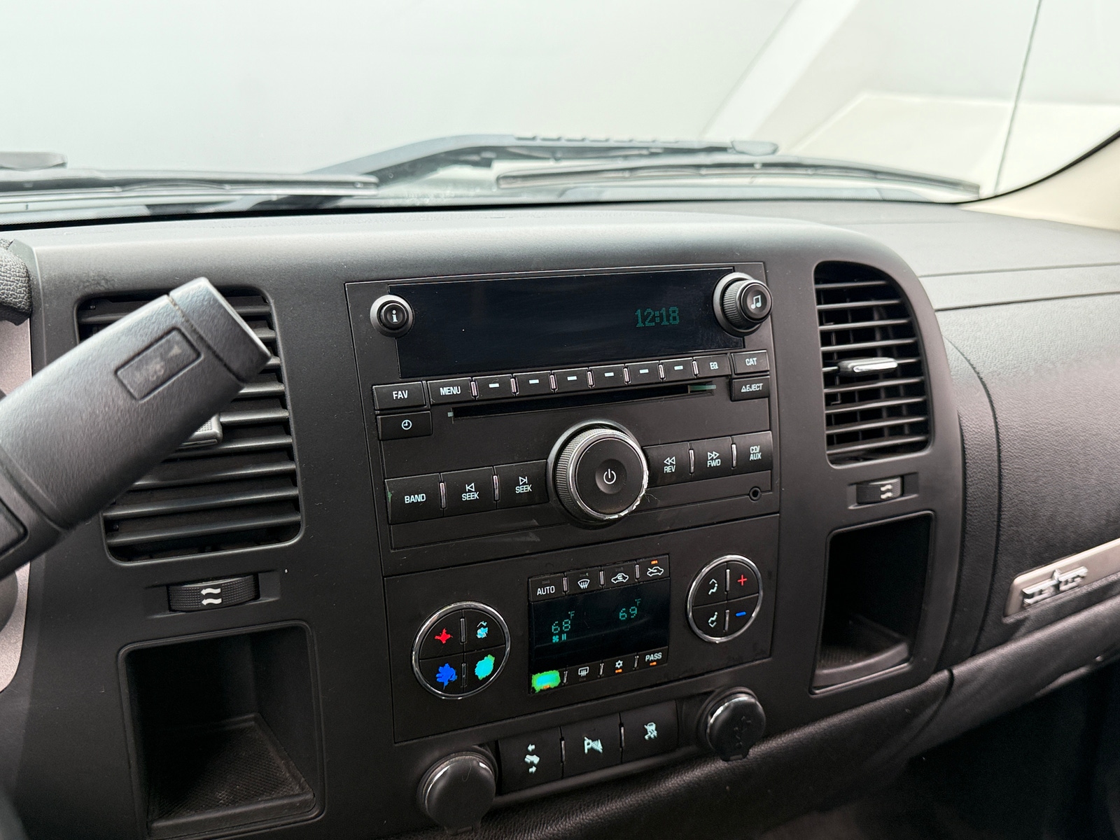 Thumbnail: 2011 Chevrolet Silverado 1500 - 3