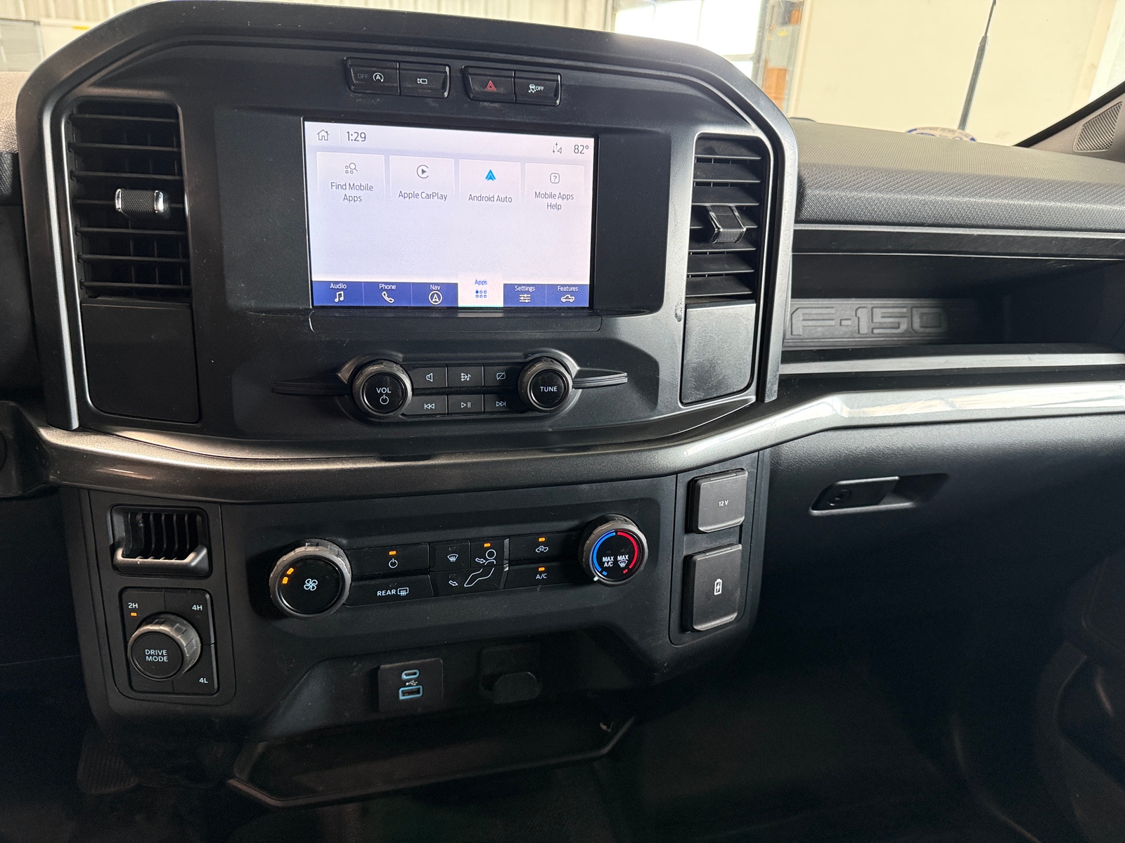 Thumbnail: 2022 Ford Econoline - 4