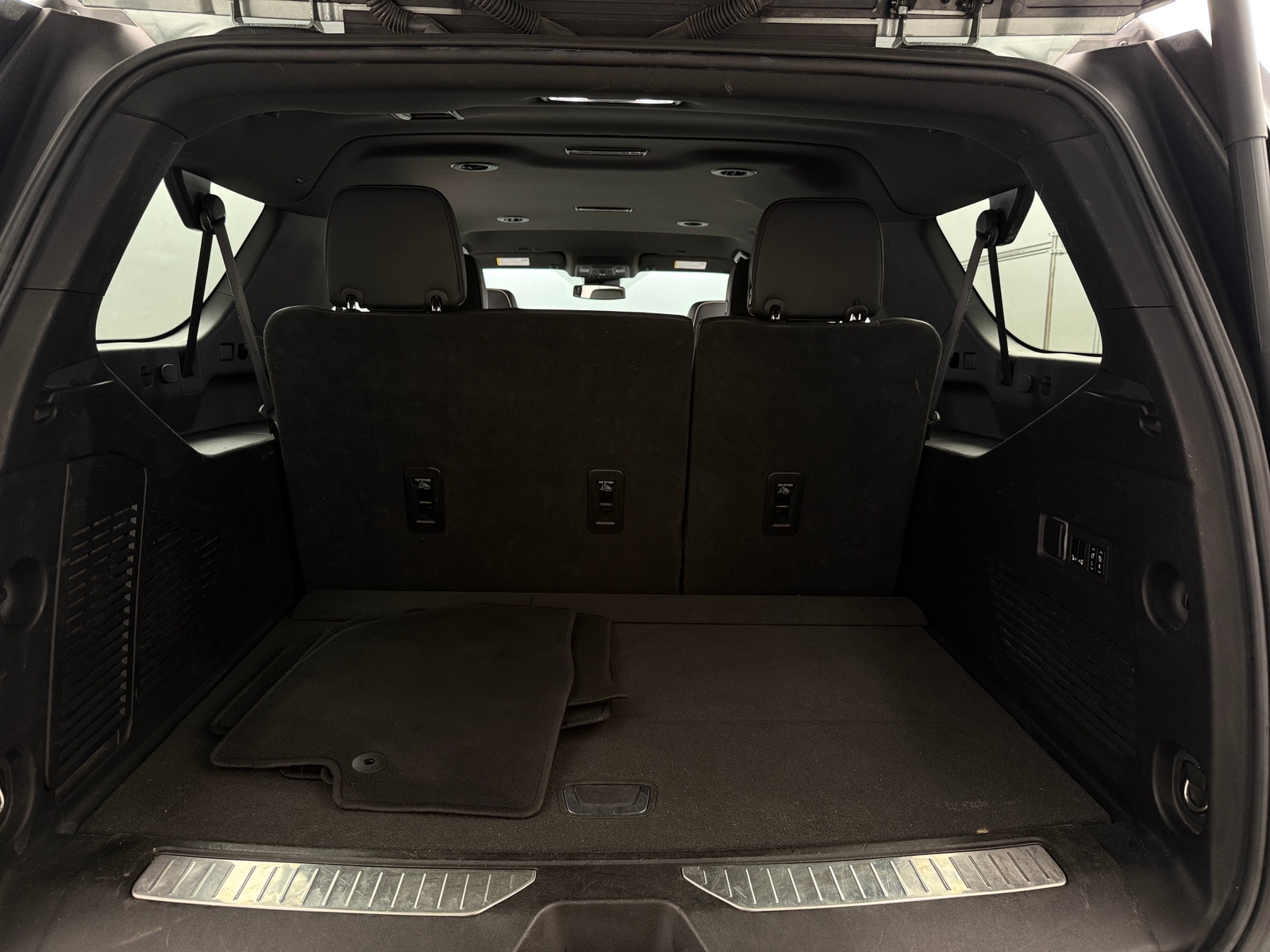 Thumbnail: 2023 Chevrolet Suburban - 6