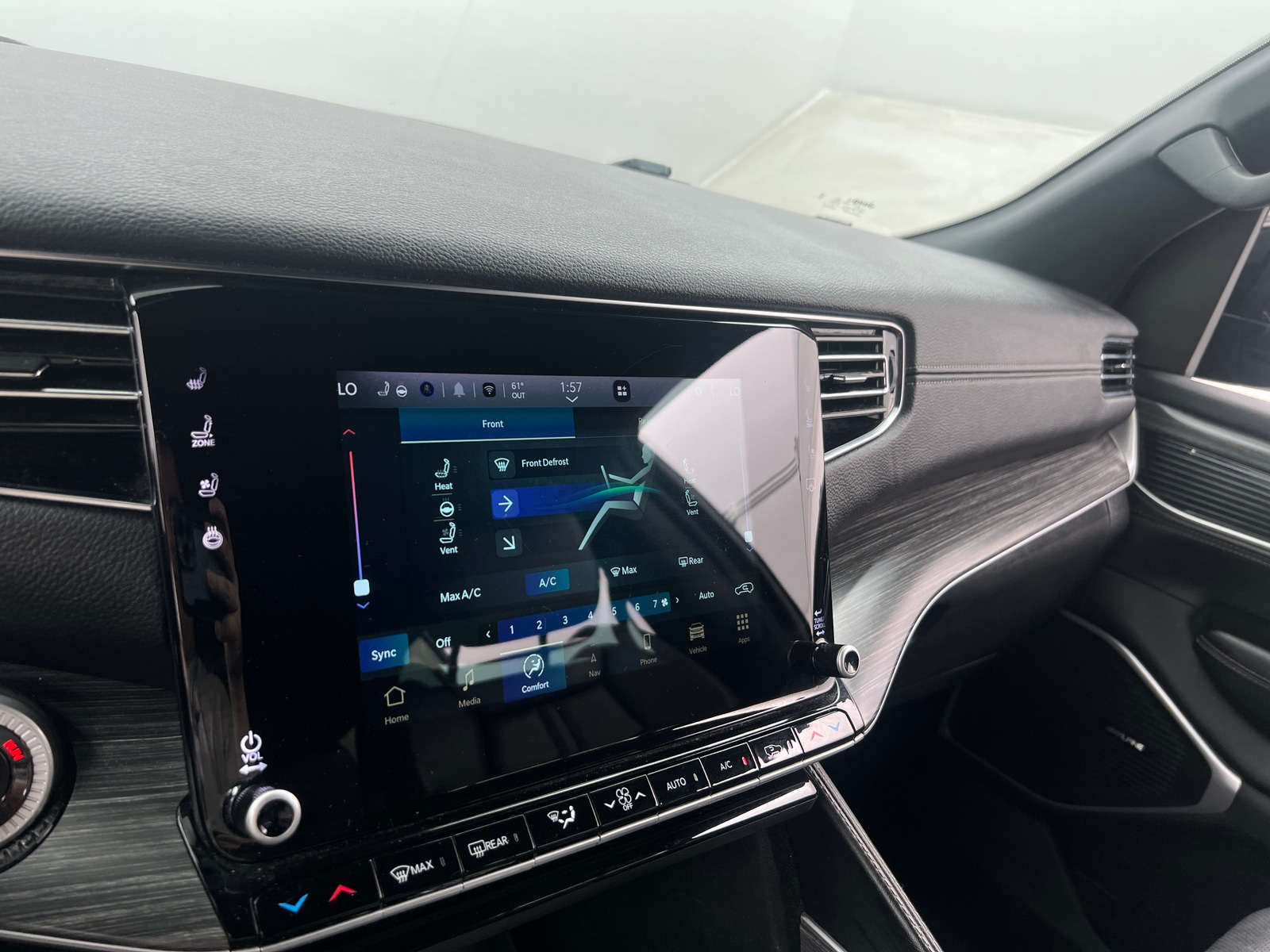 Thumbnail: 2024 Jeep Wagoneer - 3