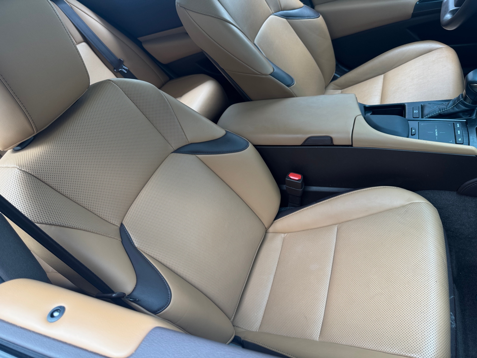 Thumbnail: 2019 Lexus ES - 2