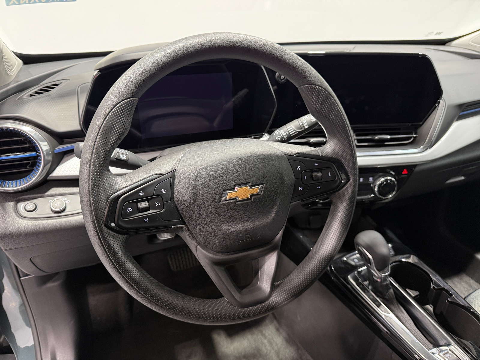 Thumbnail: 2025 Chevrolet Trax - 5