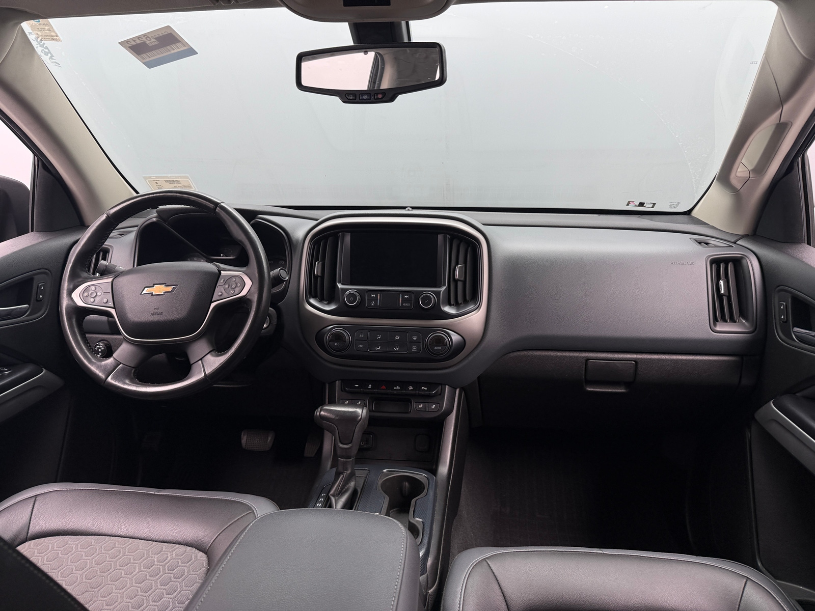 Thumbnail: 2019 Chevrolet Colorado - 3