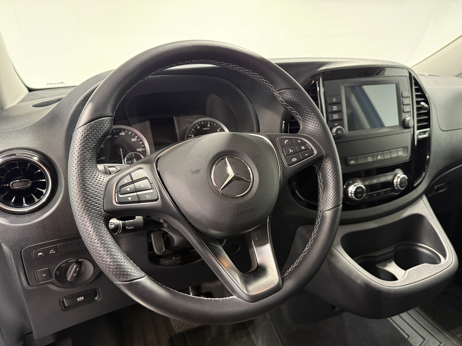 Thumbnail: 2023 Mercedes-Benz Metris - 5
