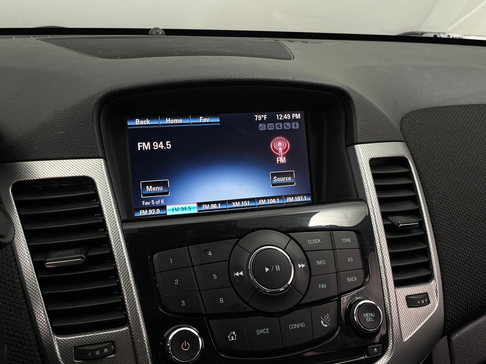 Thumbnail: 2015 Chevrolet Cruze - 3