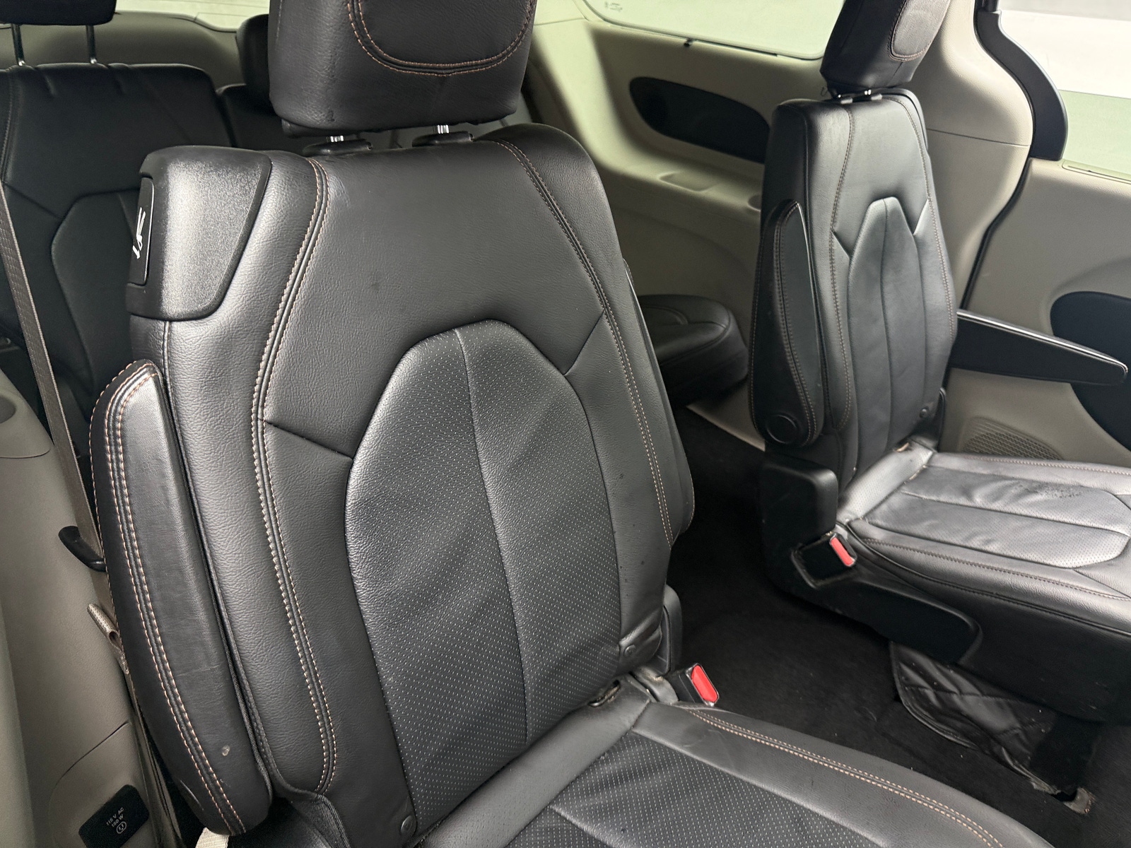 Thumbnail: 2018 Chrysler Pacifica - 5