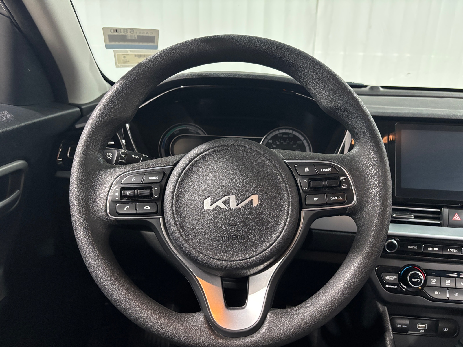 Thumbnail: 2022 Kia Niro - 5