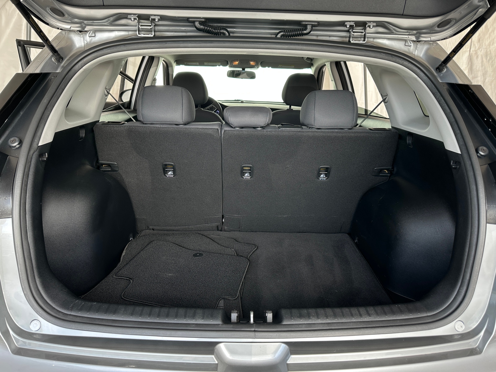 Thumbnail: 2022 Kia Niro - 7