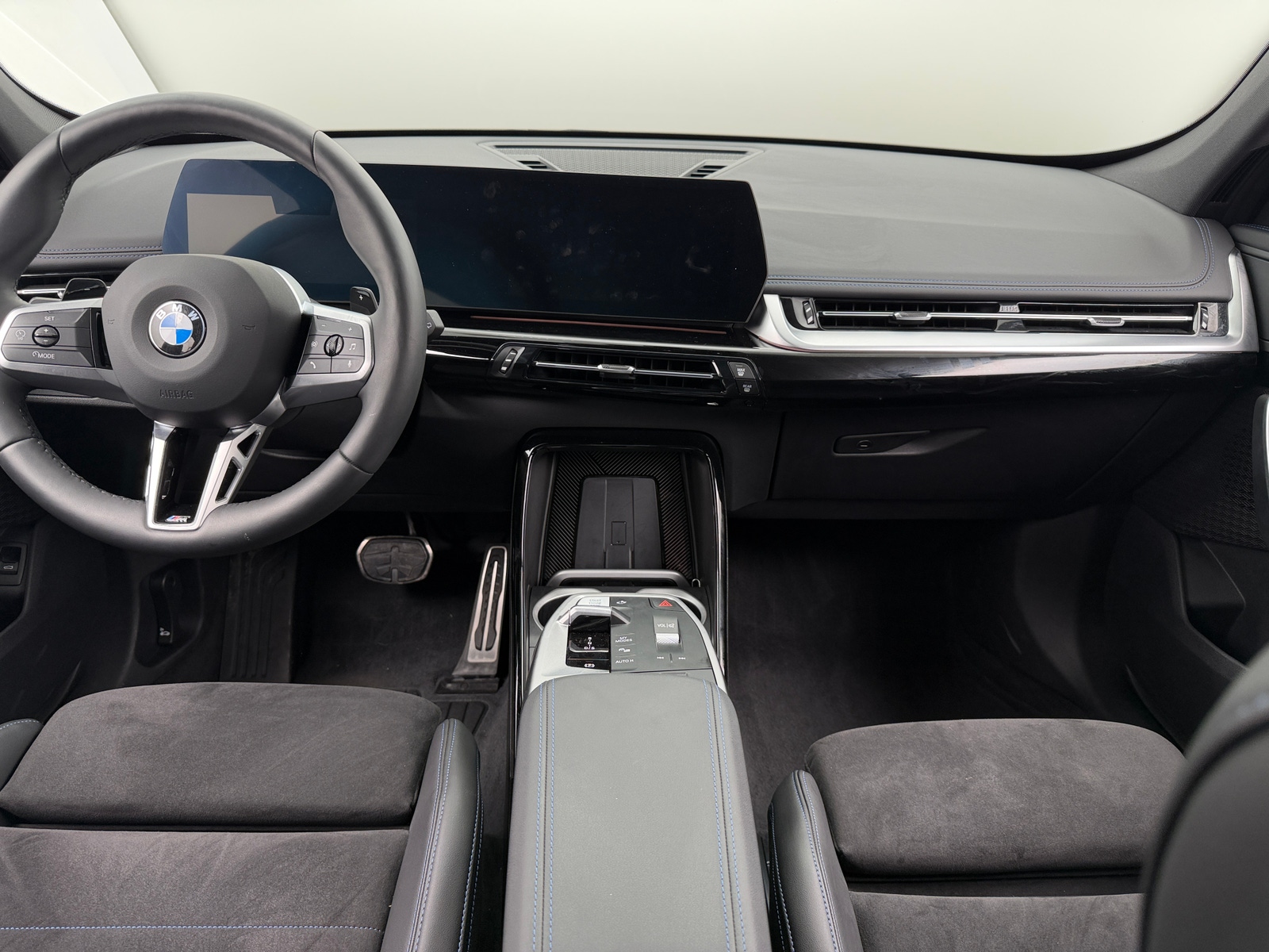 Thumbnail: 2025 BMW X1 - 2