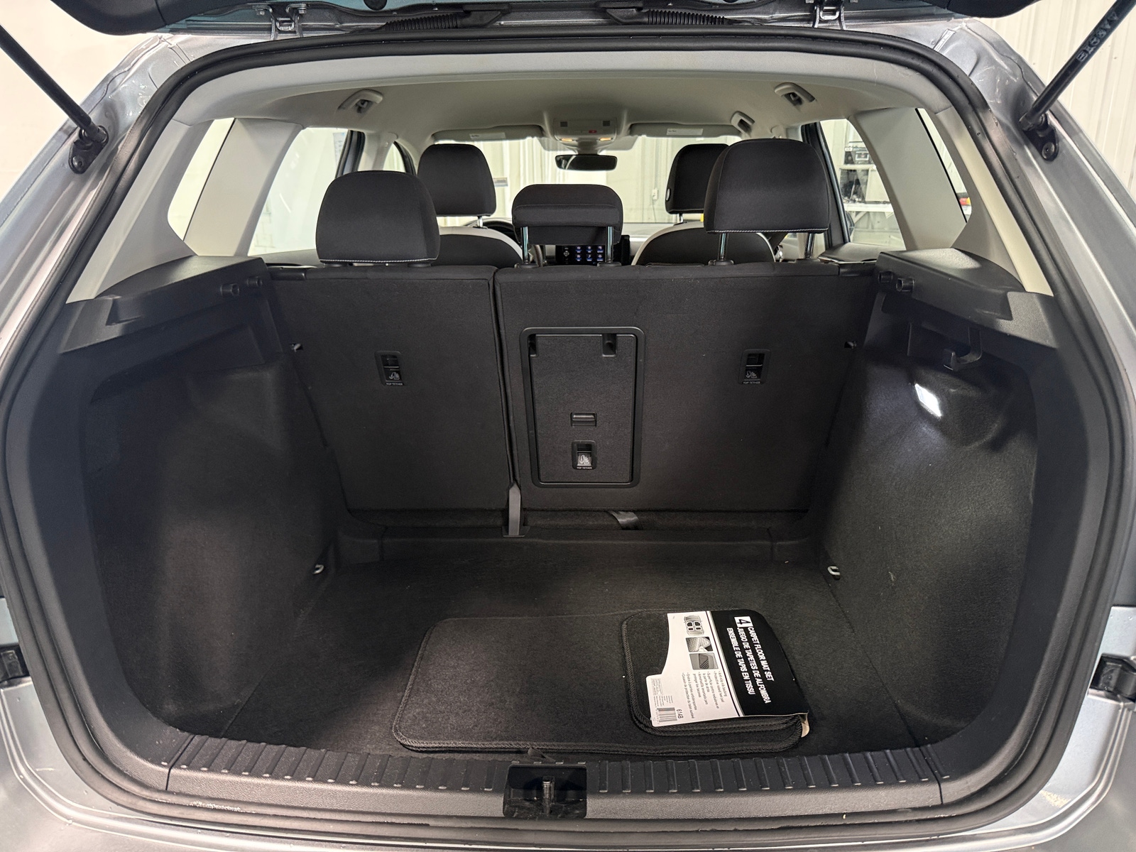 Thumbnail: 2025 Volkswagen Taos - 7