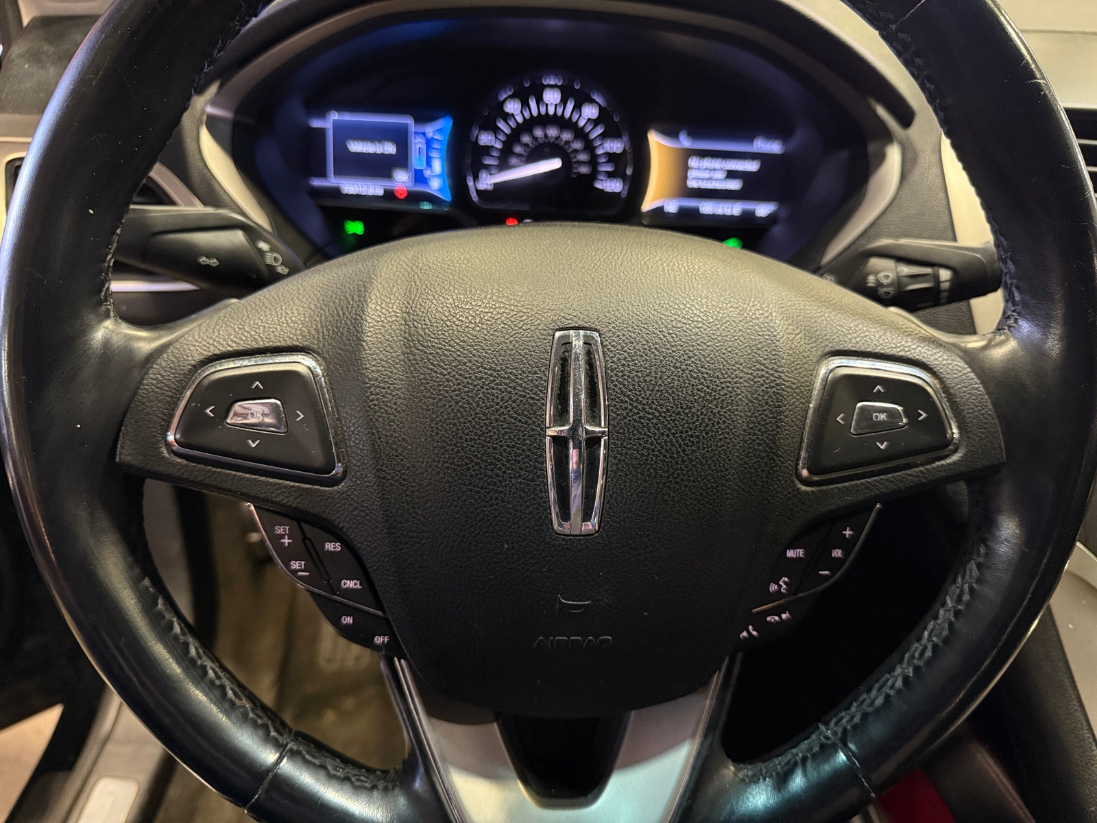 Thumbnail: 2016 Lincoln MKZ - 4