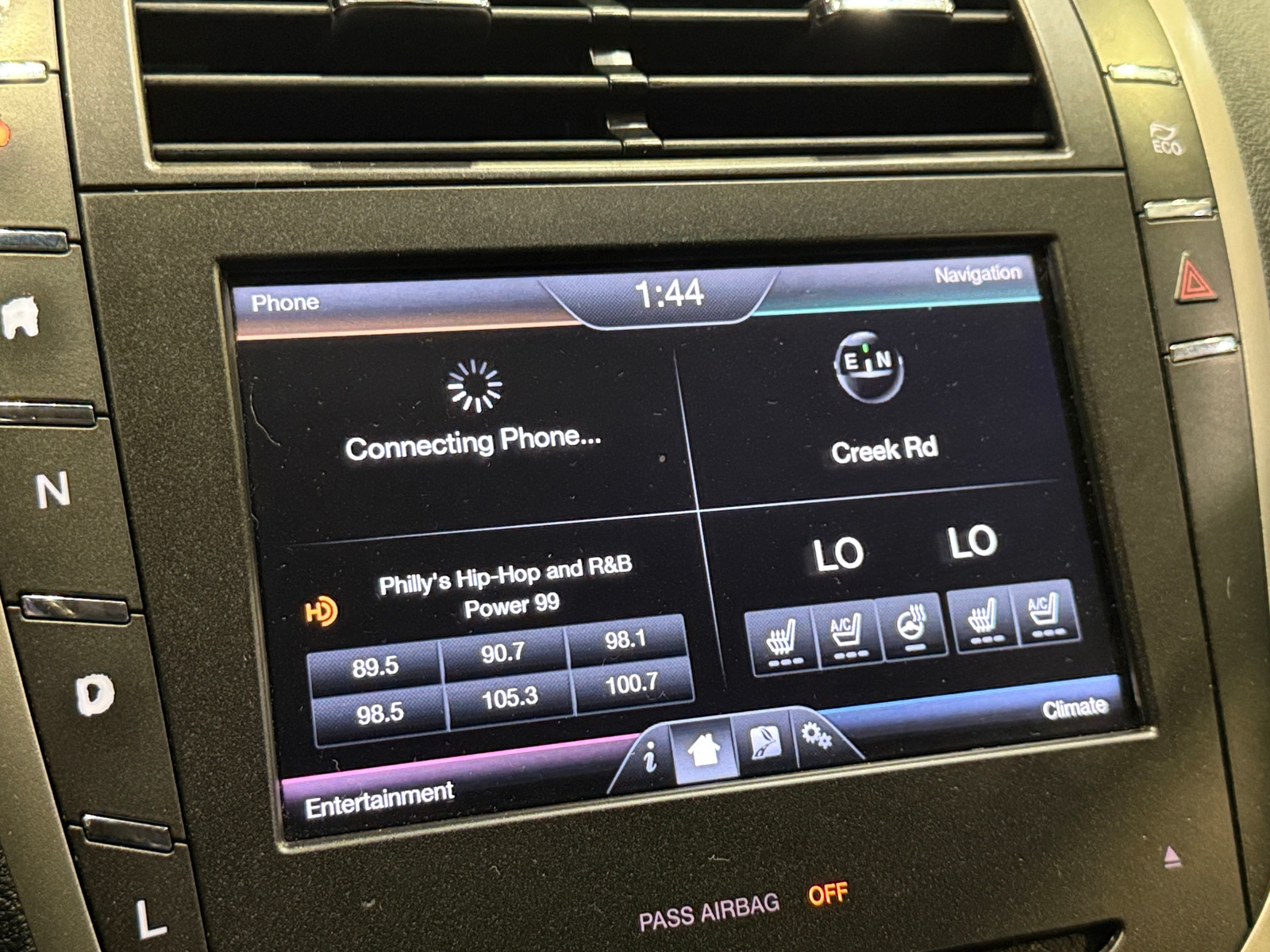 Thumbnail: 2016 Lincoln MKZ - 3