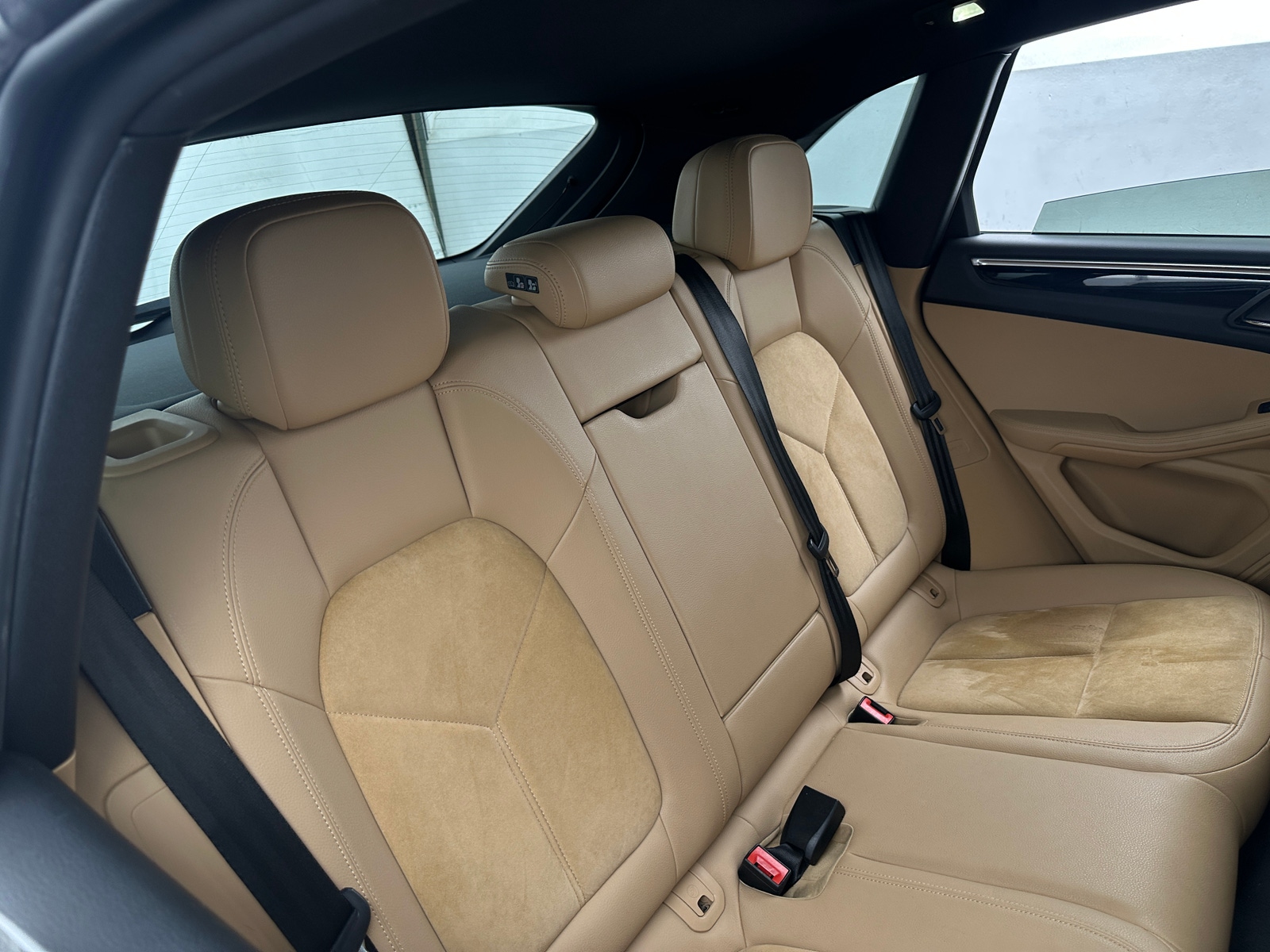 Thumbnail: 2017 Porsche Macan - 5