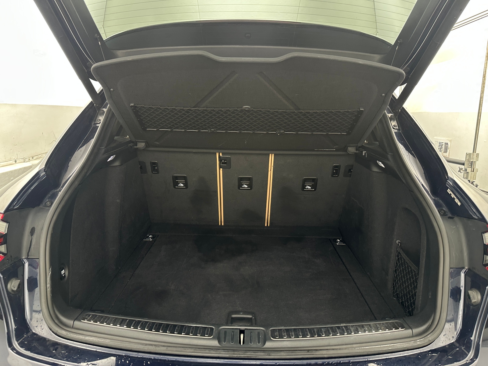 Thumbnail: 2017 Porsche Macan - 6