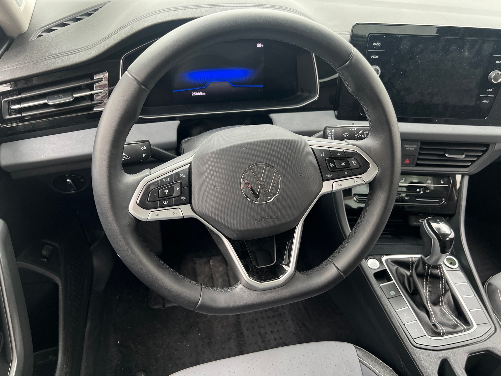 Thumbnail: 2025 Volkswagen Jetta - 4