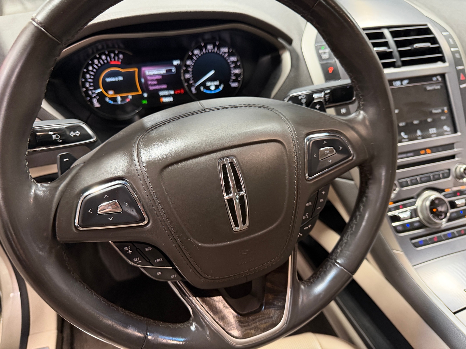 Thumbnail: 2017 Lincoln MKZ - 4