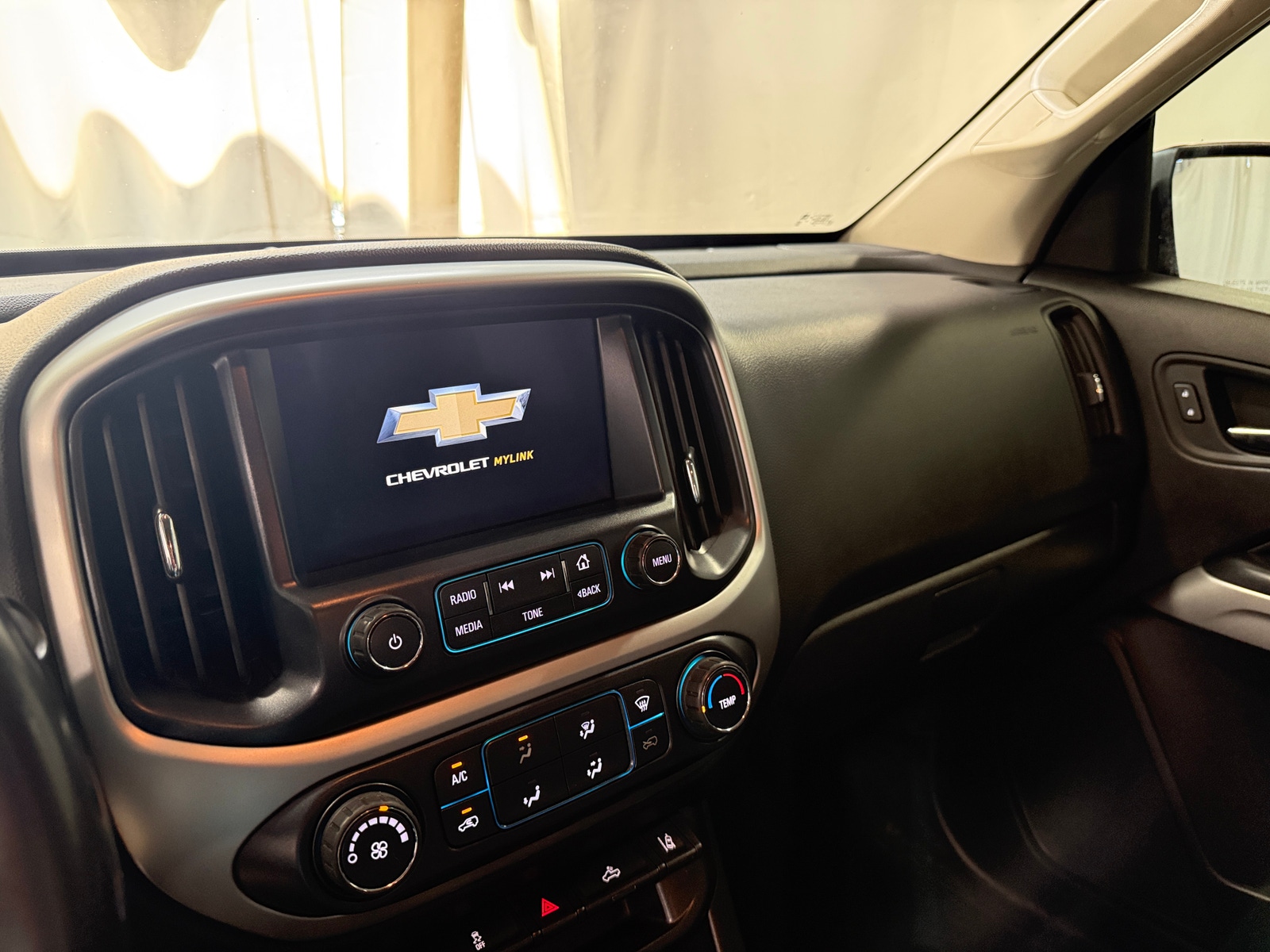 Thumbnail: 2018 Chevrolet Colorado - 4