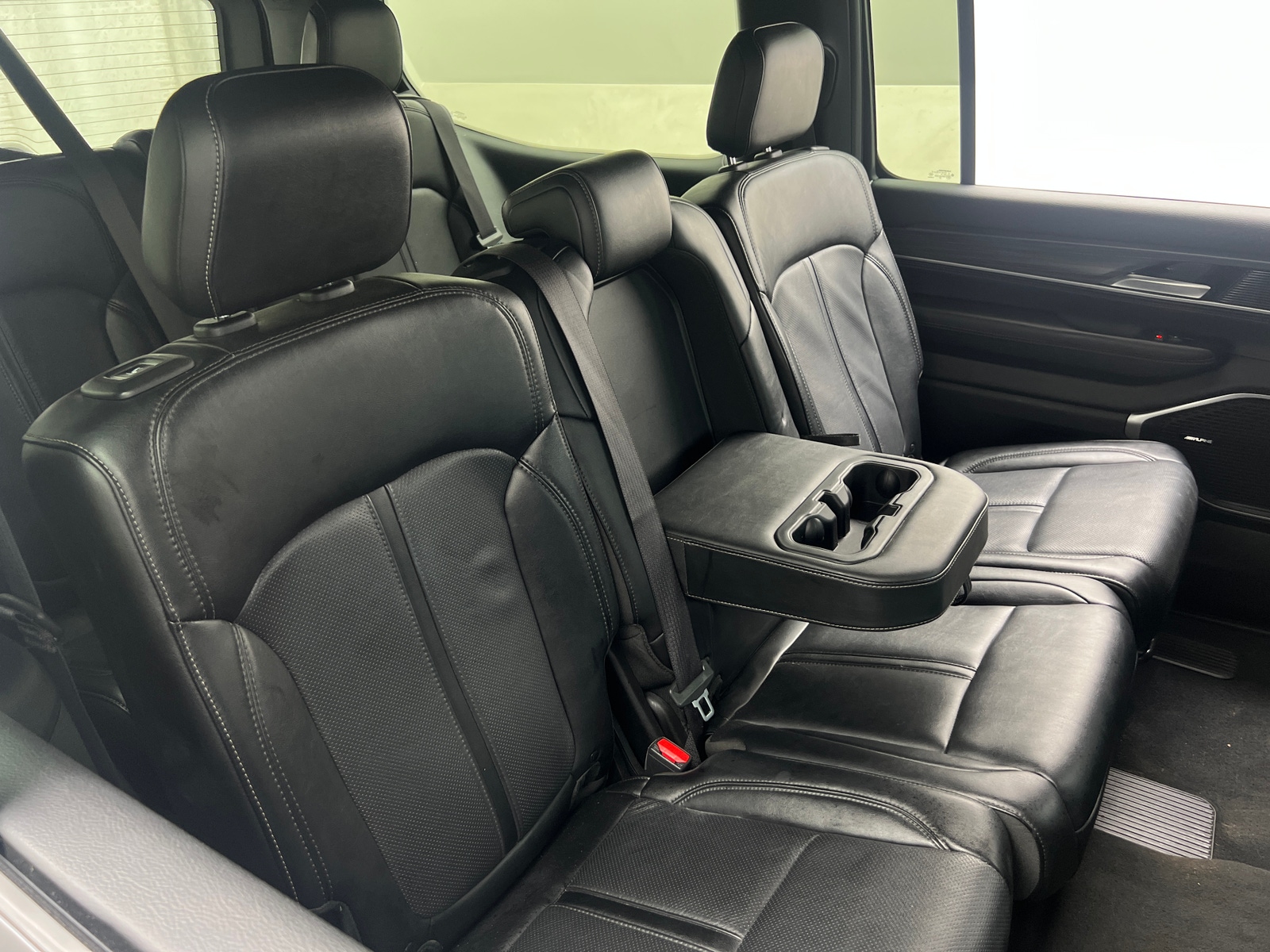 Thumbnail: 2024 Jeep Wagoneer - 5