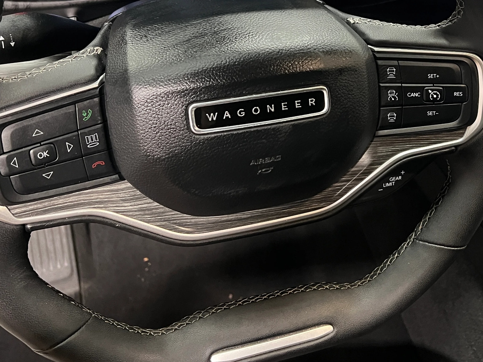 Thumbnail: 2024 Jeep Wagoneer - 4