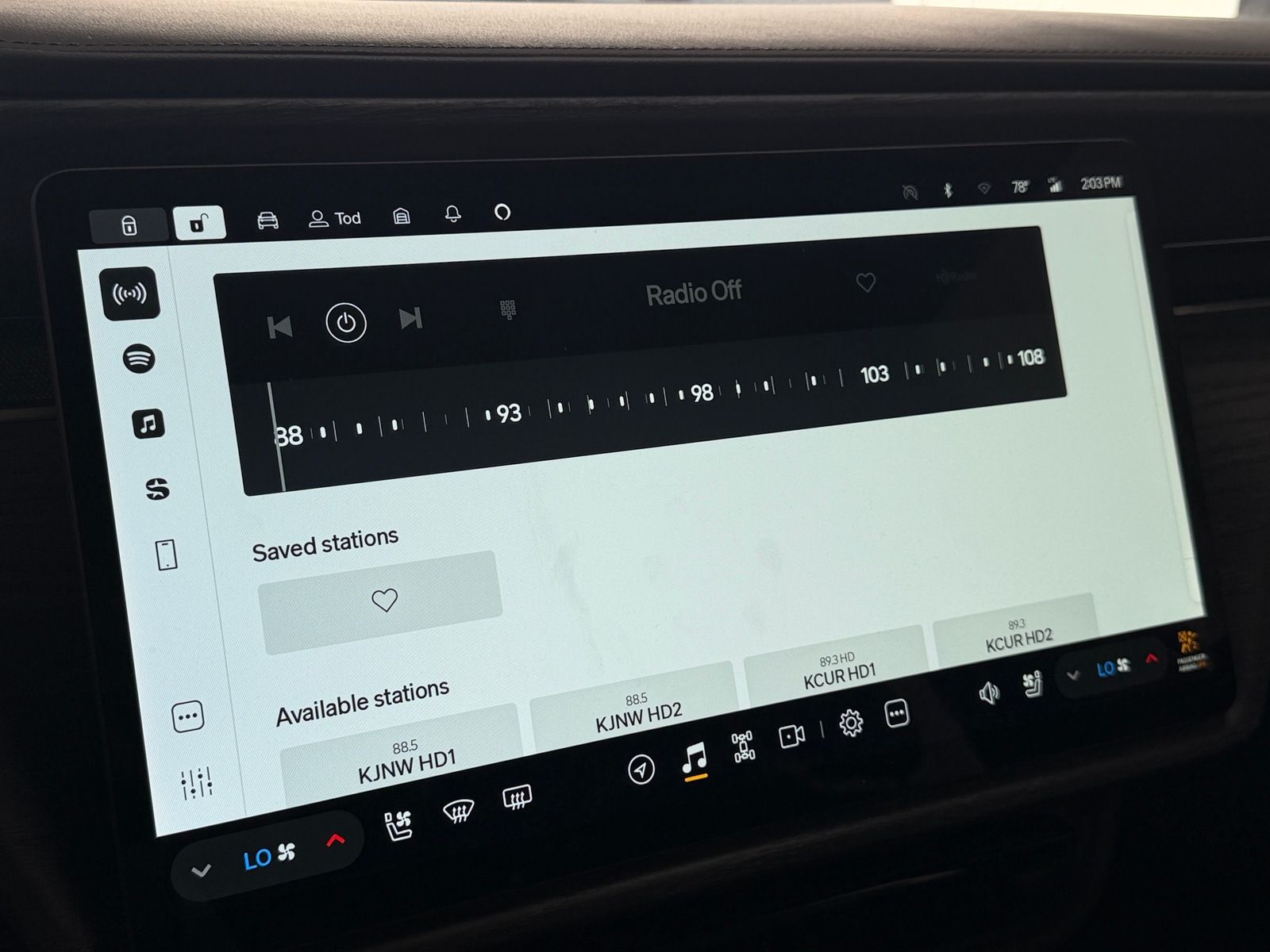 Thumbnail: 2025 Rivian R1T - 3