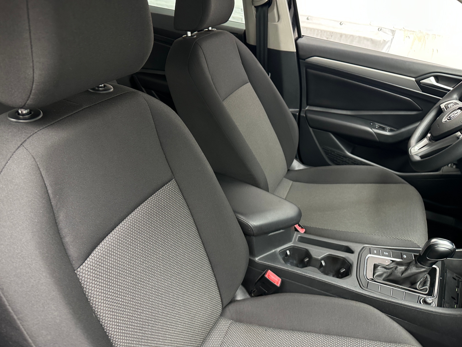 Thumbnail: 2019 Volkswagen Jetta - 2