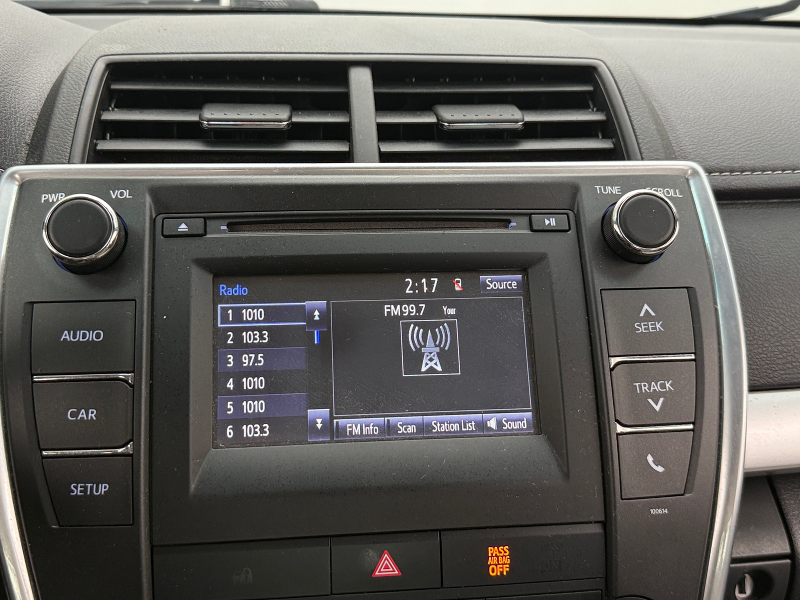 Thumbnail: 2016 Toyota Camry - 4