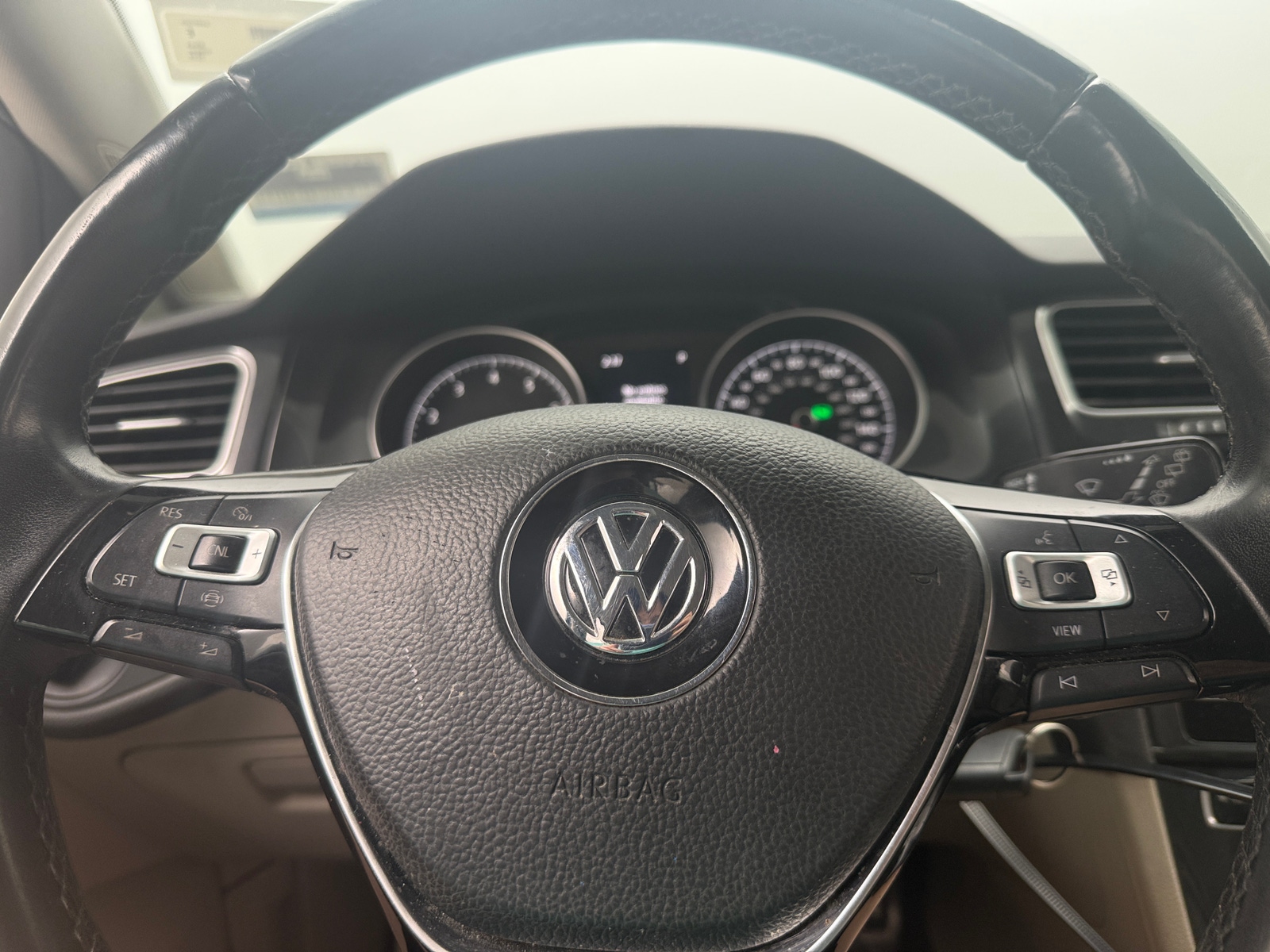 Thumbnail: 2019 Volkswagen Golf - 4