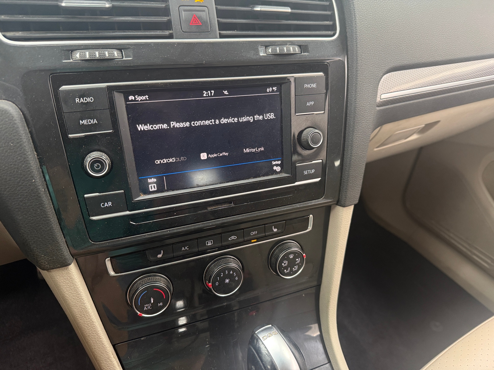 Thumbnail: 2019 Volkswagen Golf - 3