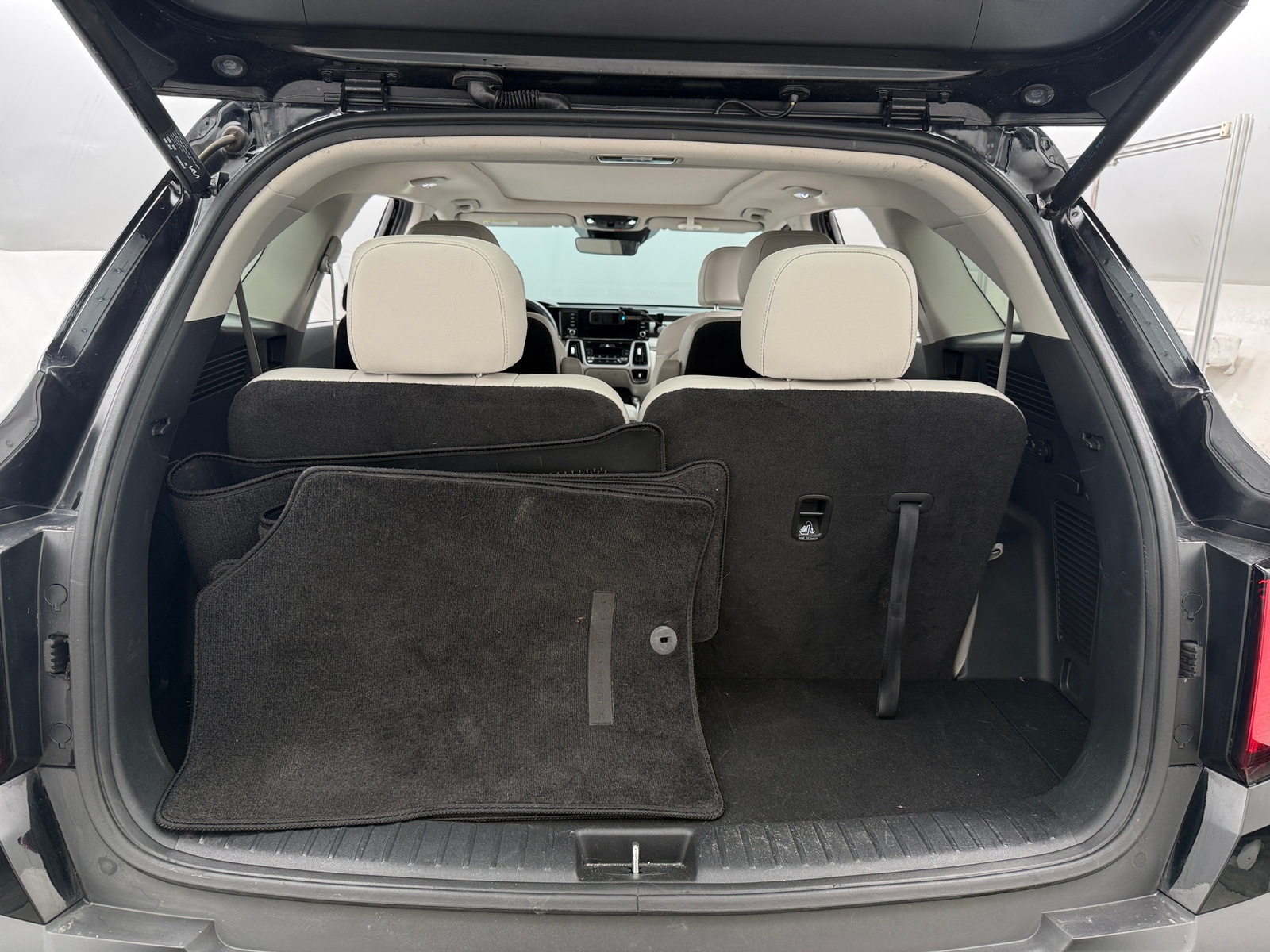 Thumbnail: 2023 Kia Sorento - 6