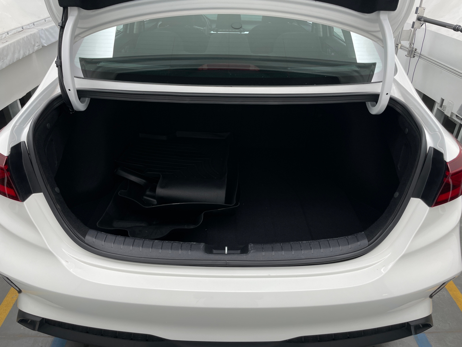 Thumbnail: 2023 Kia Forte - 7