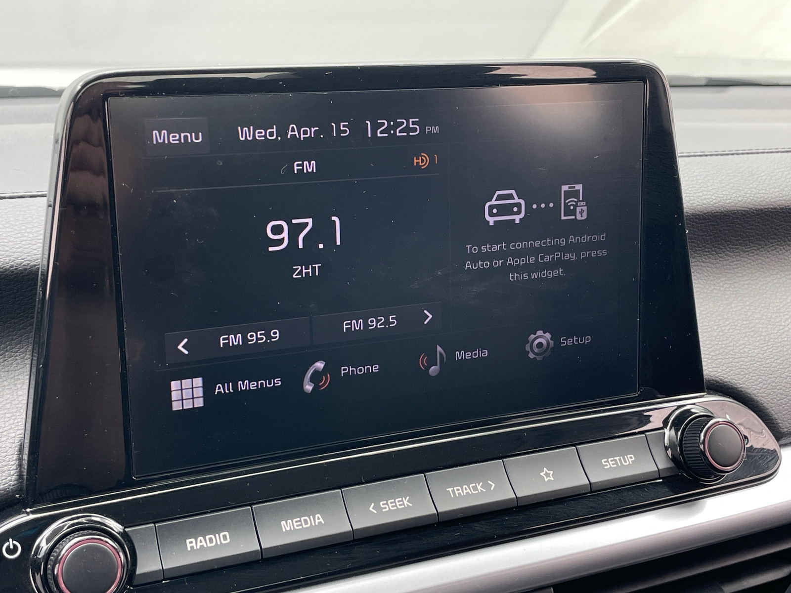 Thumbnail: 2023 Kia Forte - 4