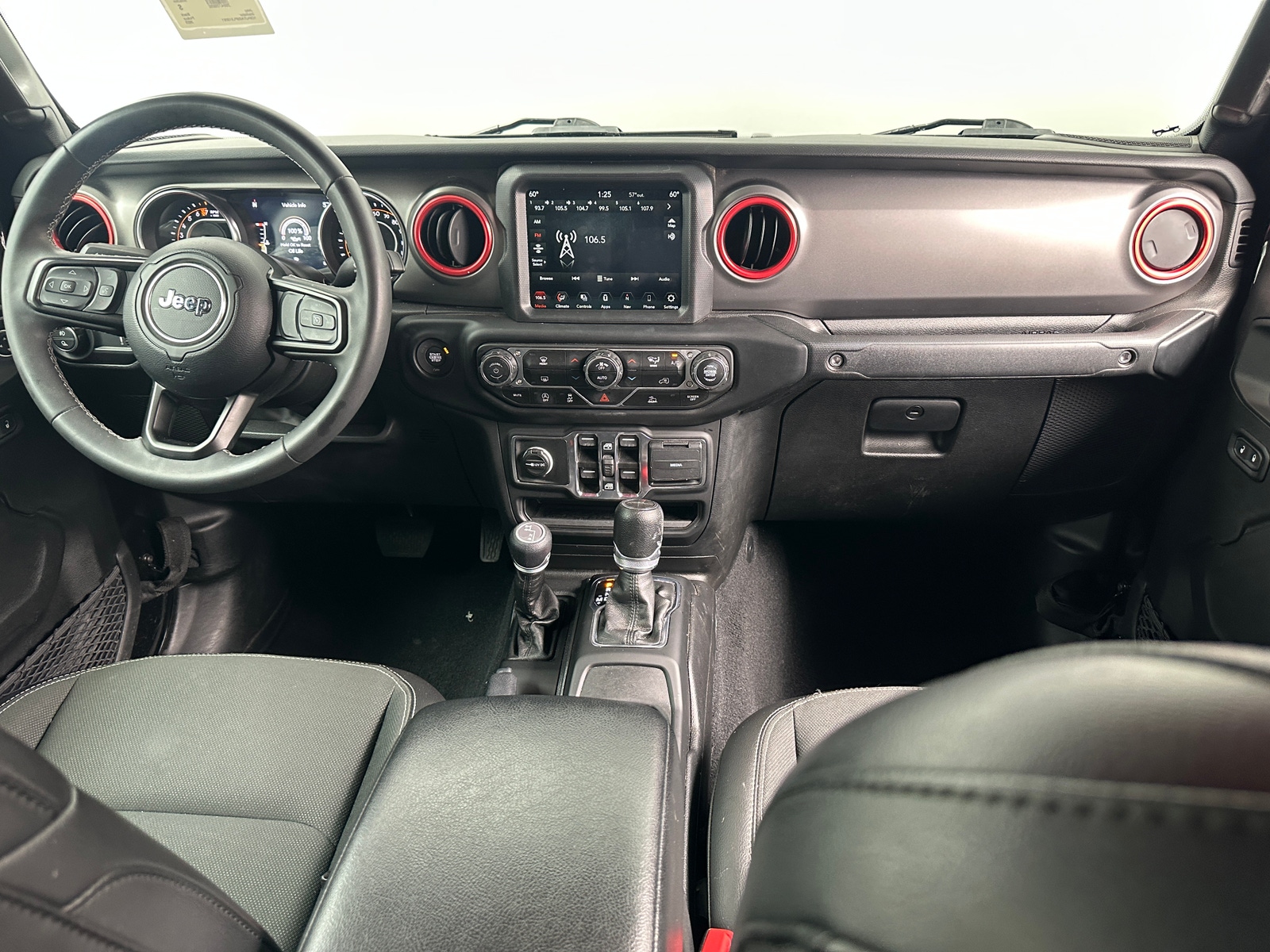 Thumbnail: 2023 Jeep Gladiator - 3