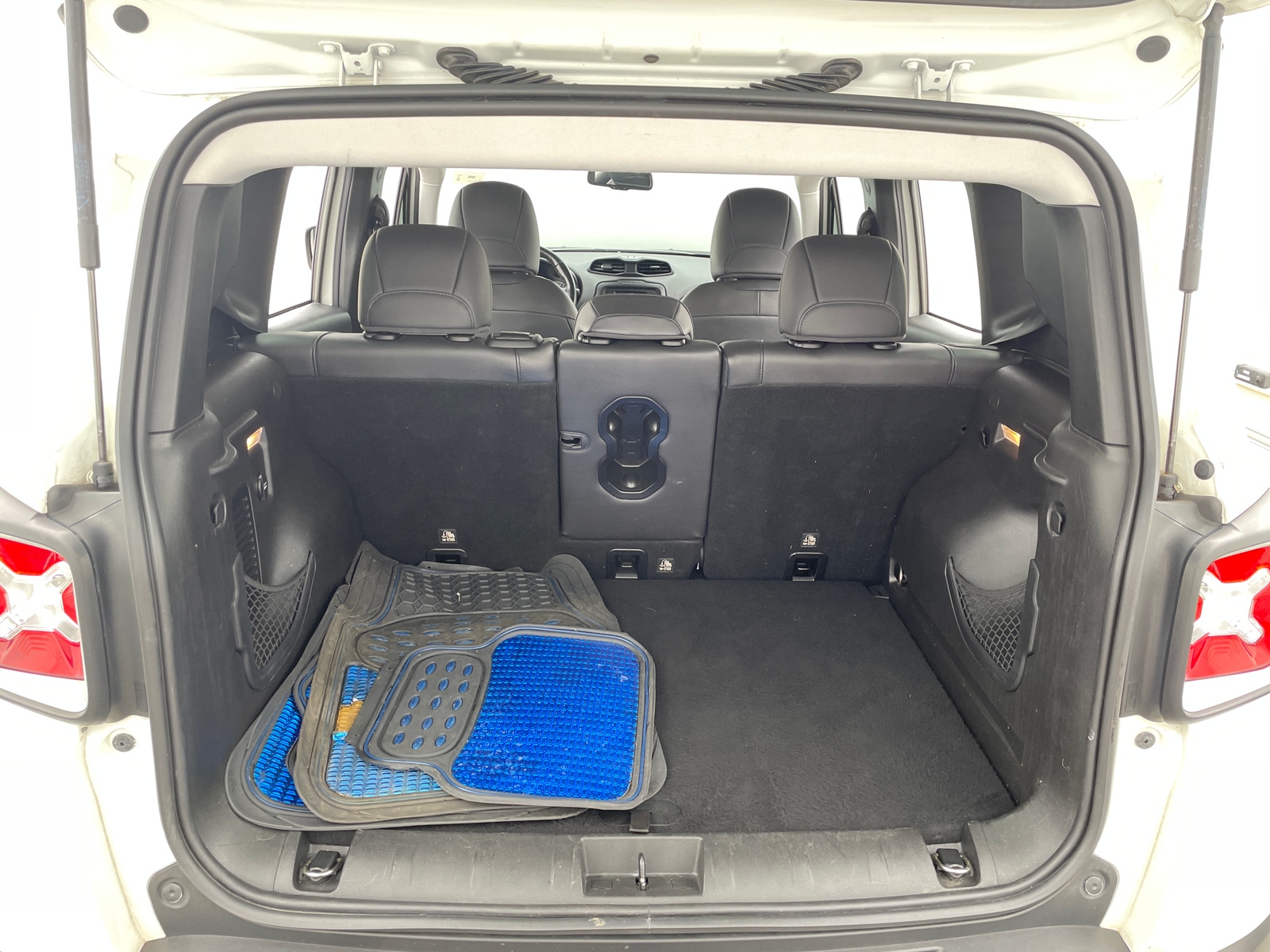 Thumbnail: 2017 Jeep Renegade - 6