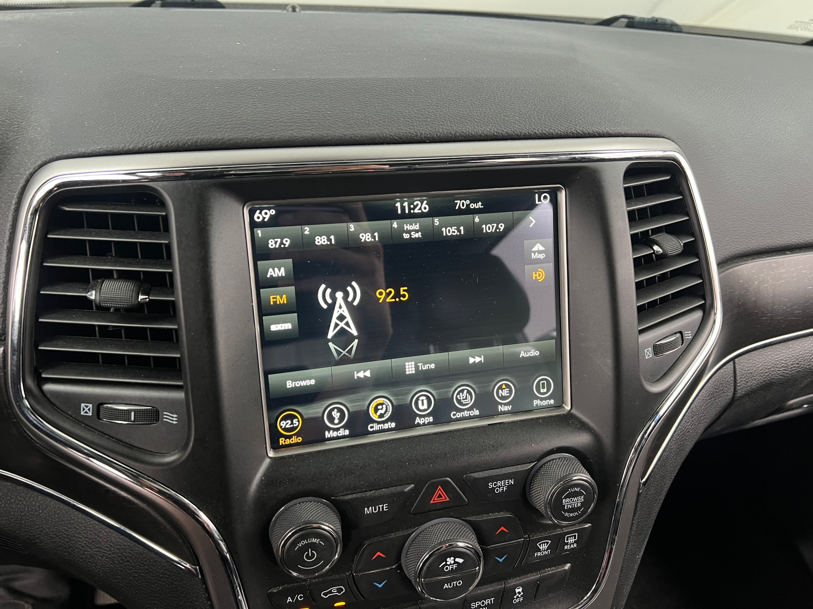 Thumbnail: 2018 Jeep Grand Cherokee - 3