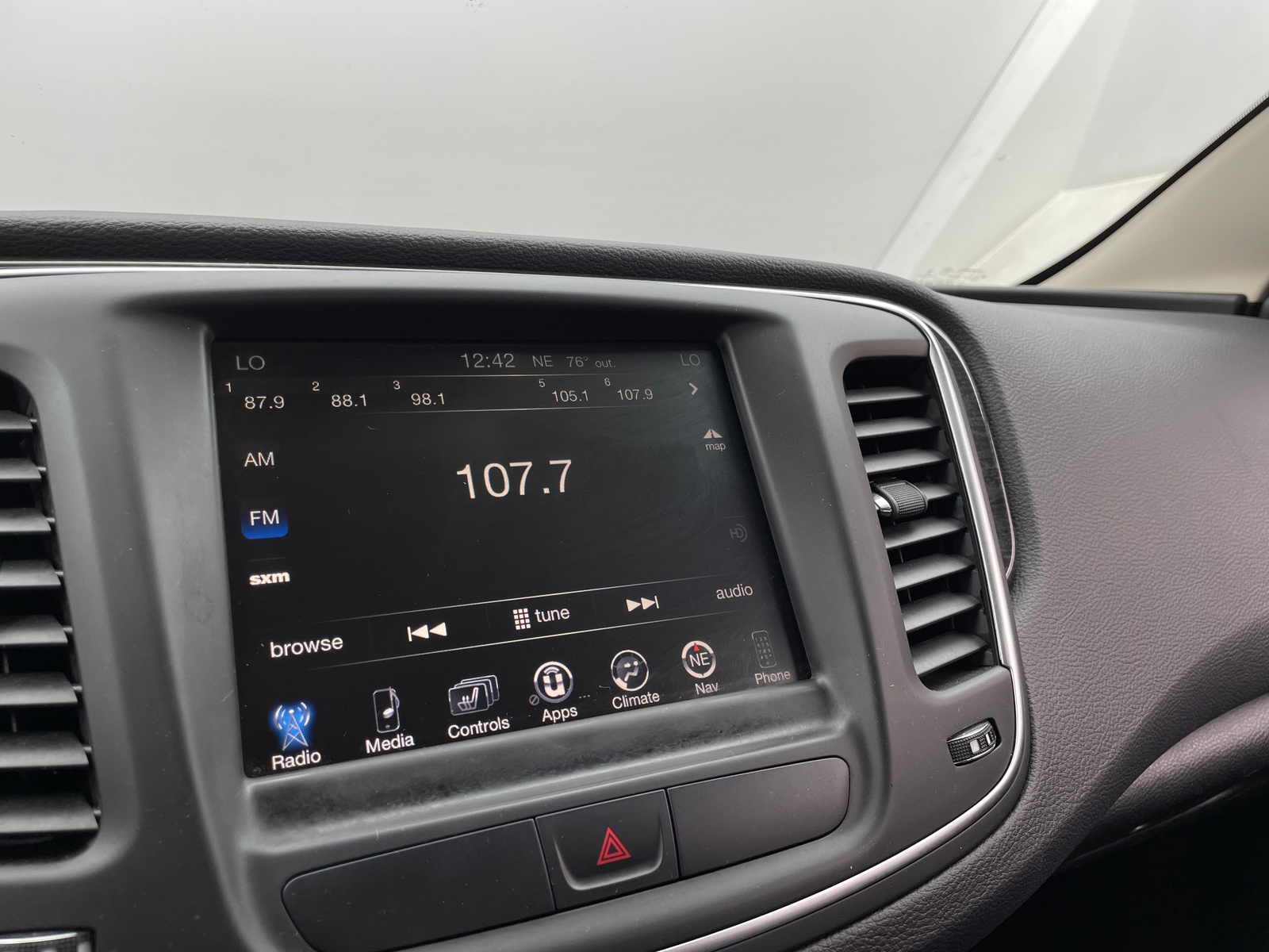 Thumbnail: 2015 Chrysler 200 - 3