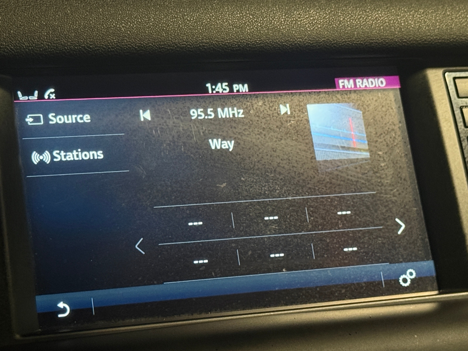 Thumbnail: 2018 Land Rover Discovery Sport - 3