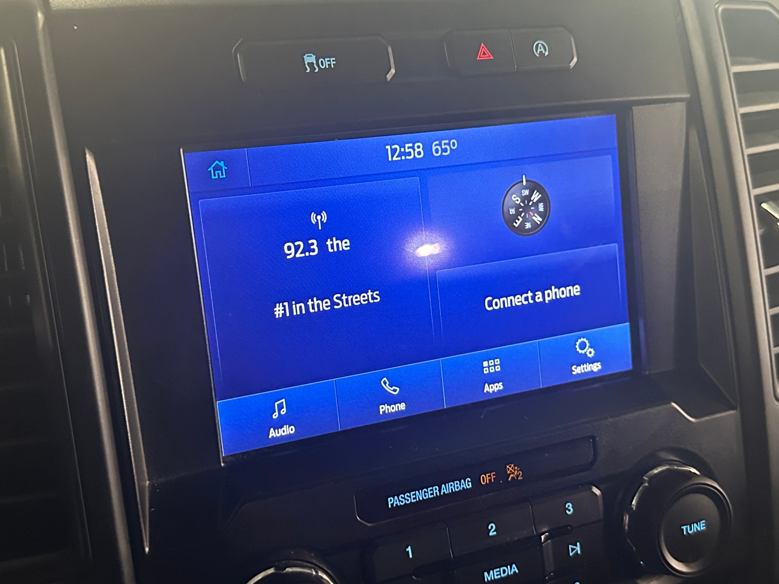 Thumbnail: 2020 Ford Econoline - 4