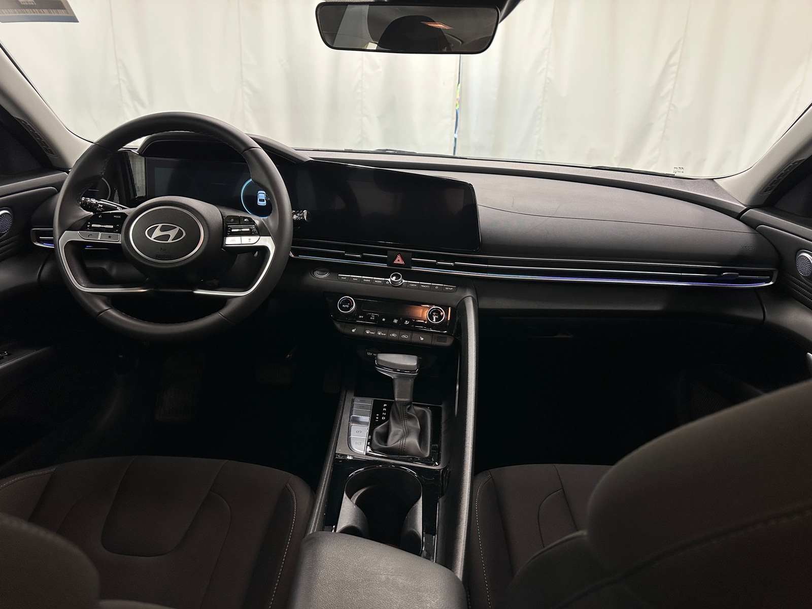 Thumbnail: 2025 Hyundai Elantra - 3