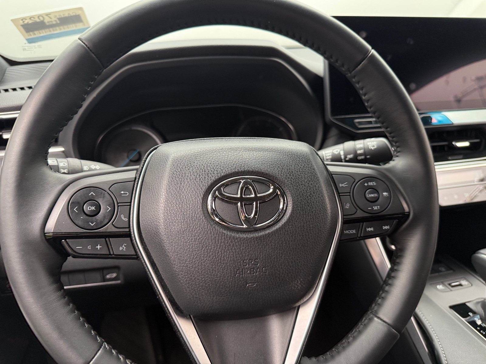 Thumbnail: 2023 Toyota Venza - 4