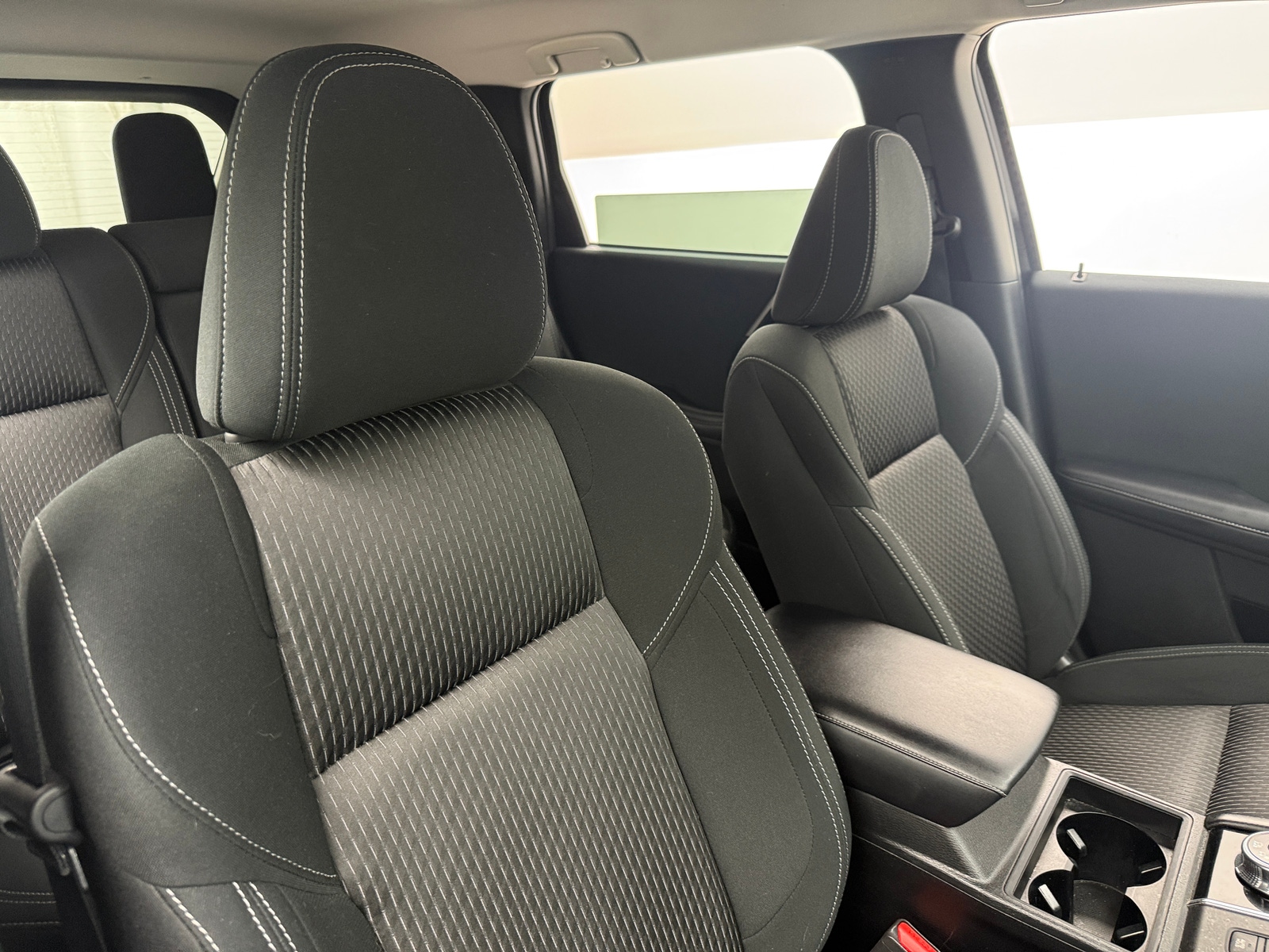 Thumbnail: 2022 Mitsubishi Outlander - 2