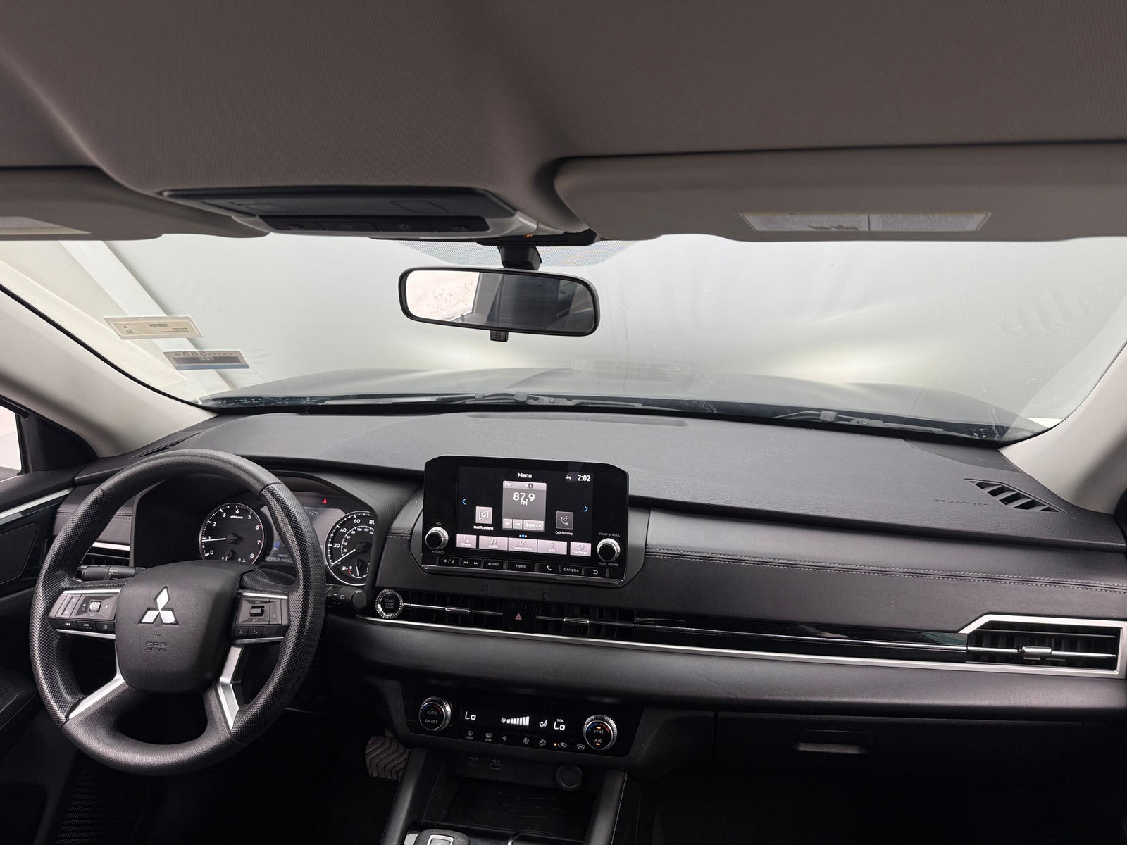 Thumbnail: 2022 Mitsubishi Outlander - 3