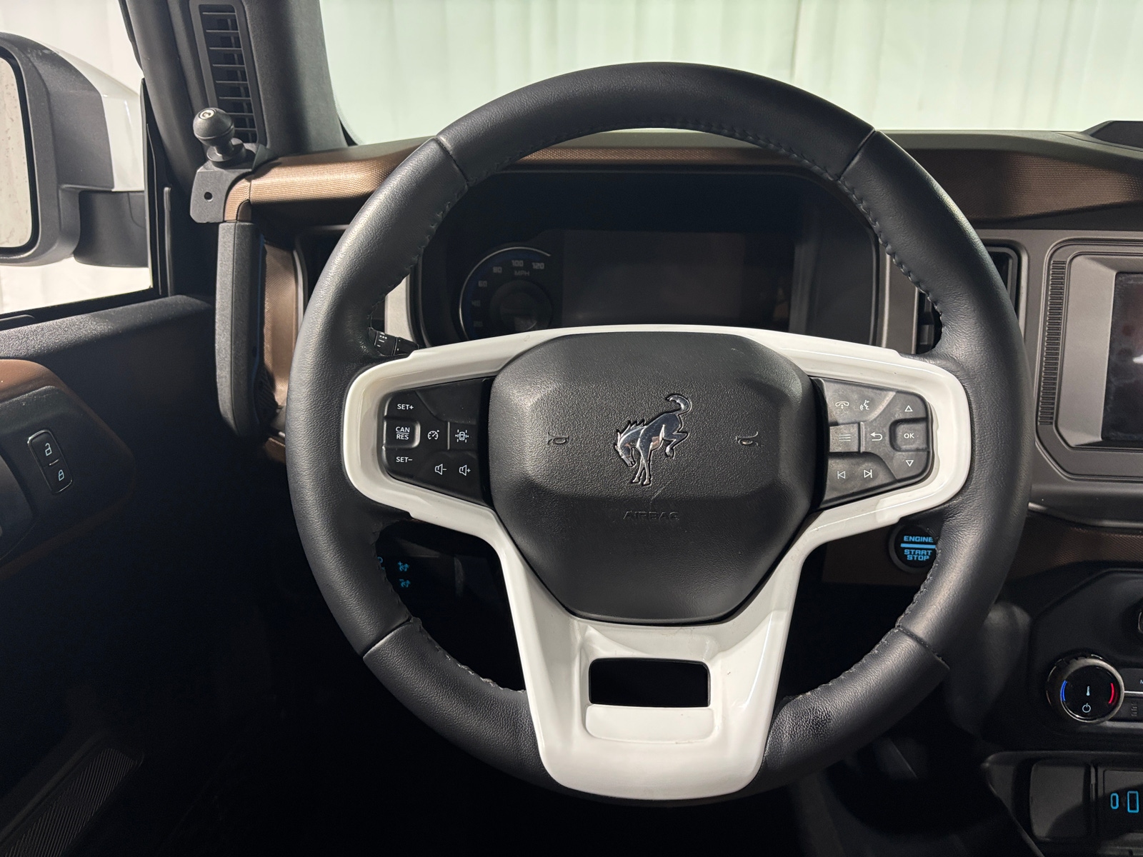 Thumbnail: 2022 Ford Bronco - 5