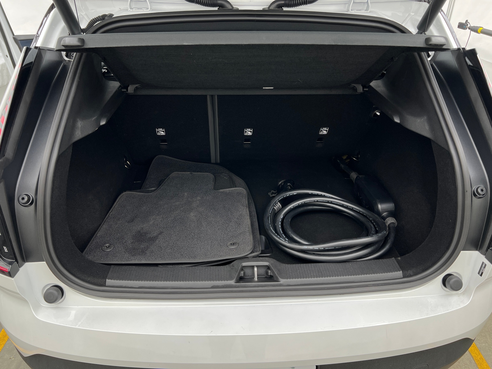 Thumbnail: 2025 Volvo EX30 - 7