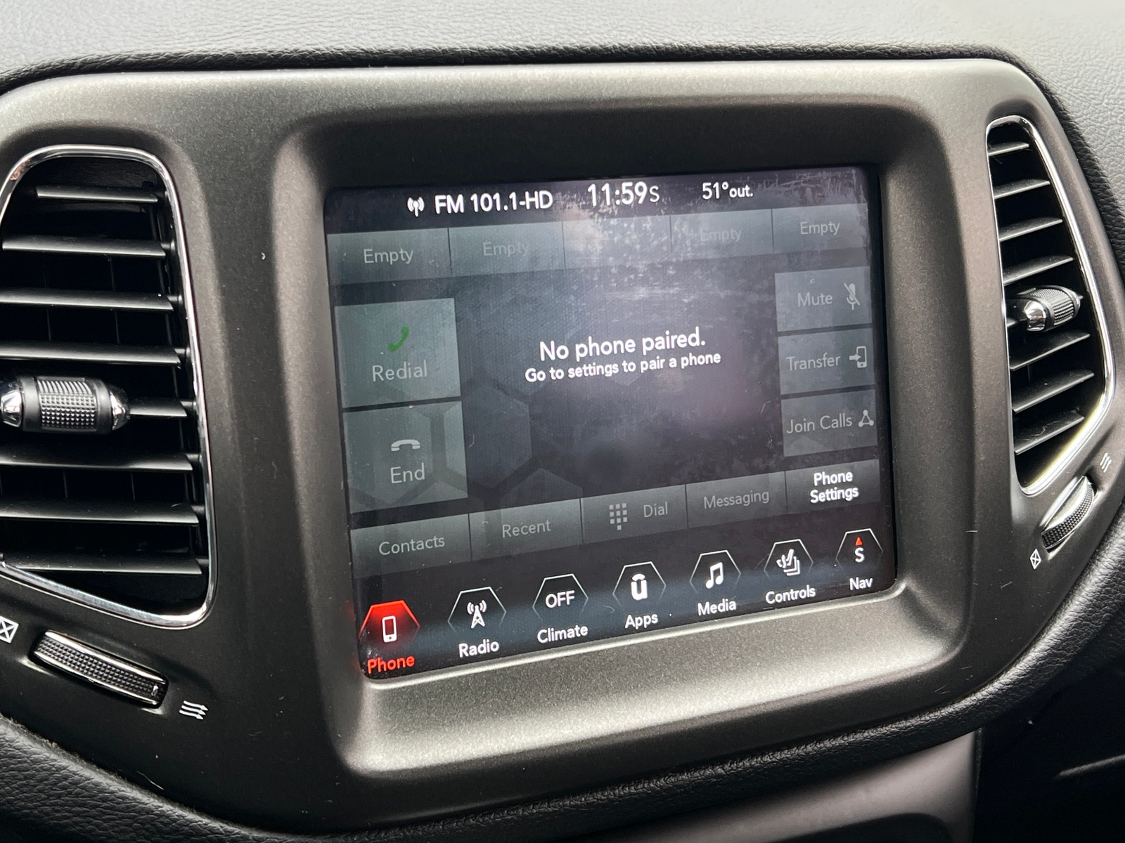 Thumbnail: 2018 Jeep Compass - 3
