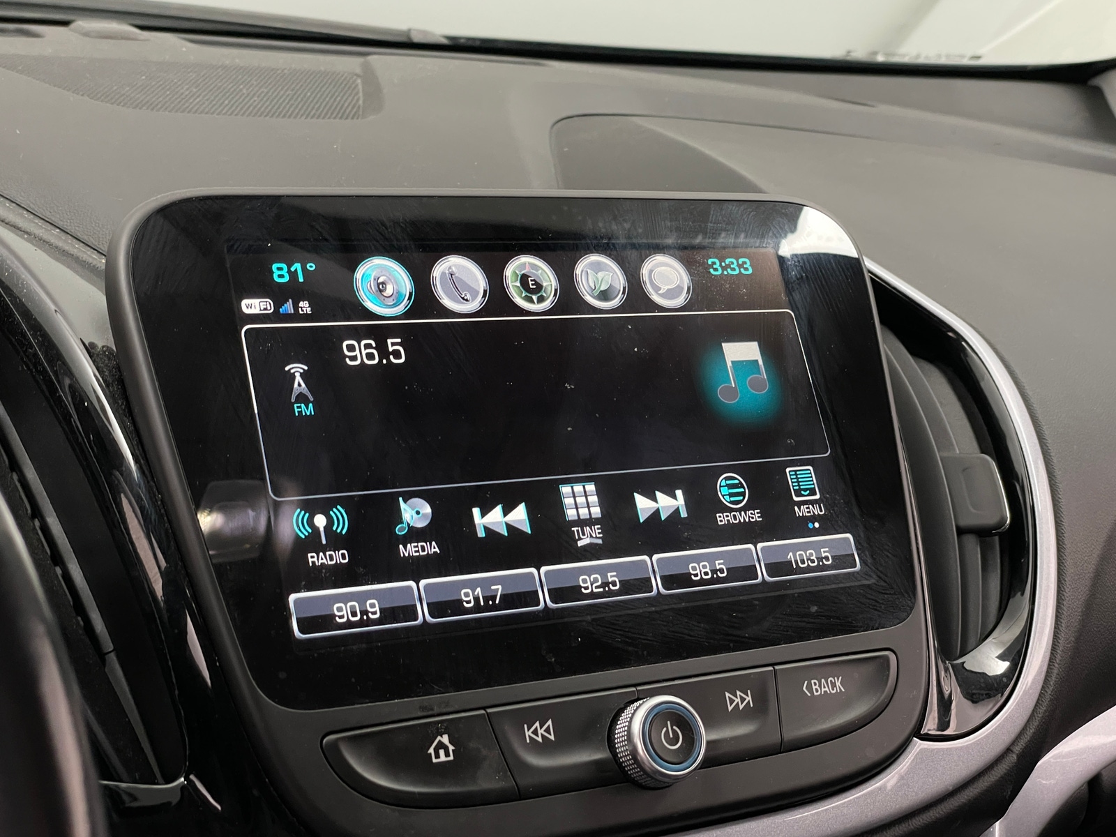 Thumbnail: 2018 Chevrolet Volt - 3
